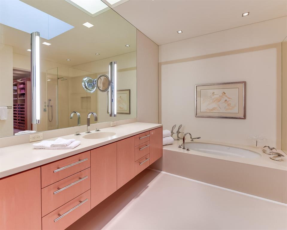 RESIDENCES AT SLOANS CURVE - Residential