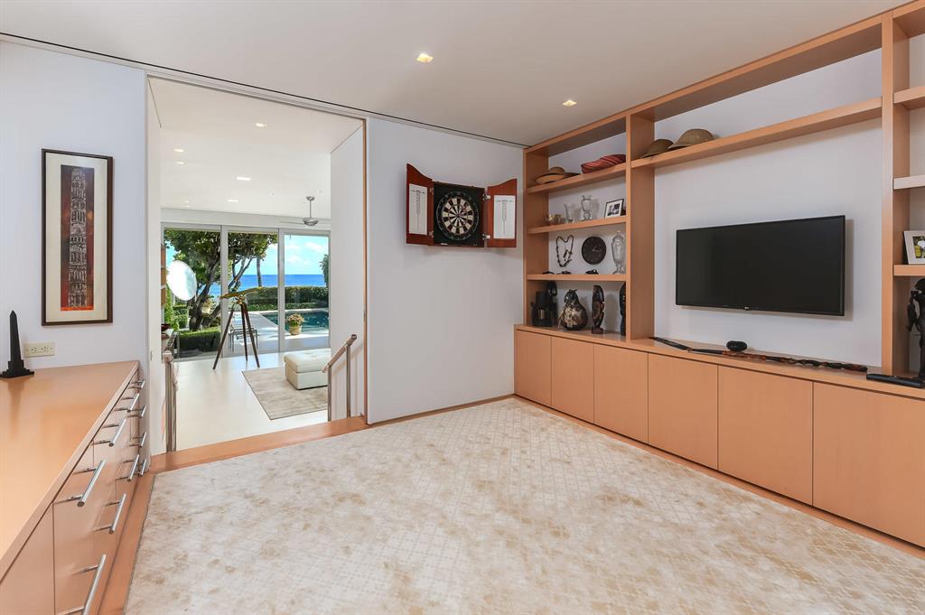 RESIDENCES AT SLOANS CURVE - Residential