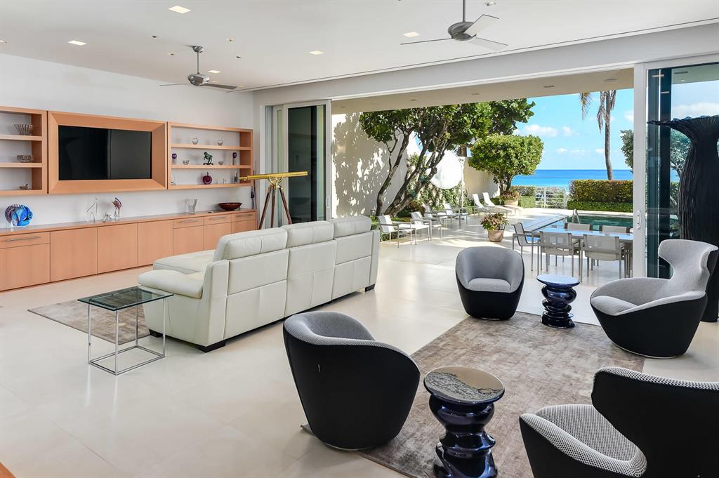 RESIDENCES AT SLOANS CURVE - Residential