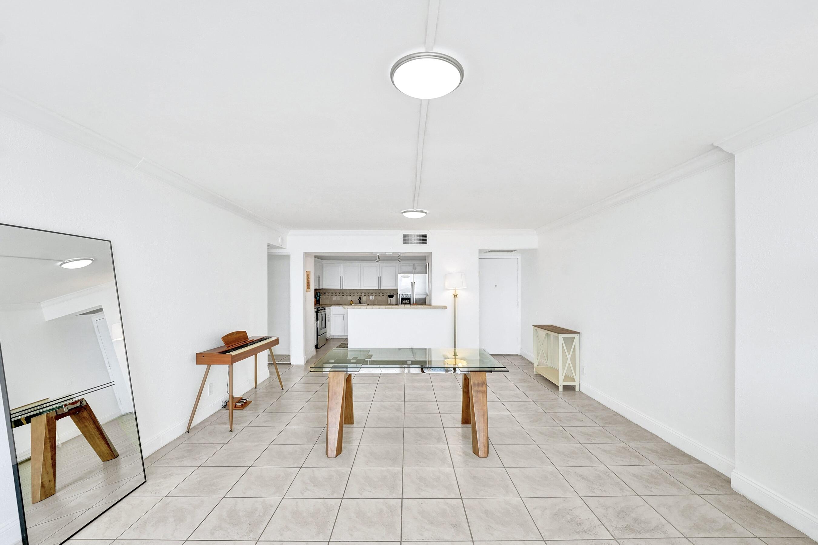 QUADOMAIN TOWER I AND IV CONDO - Residential