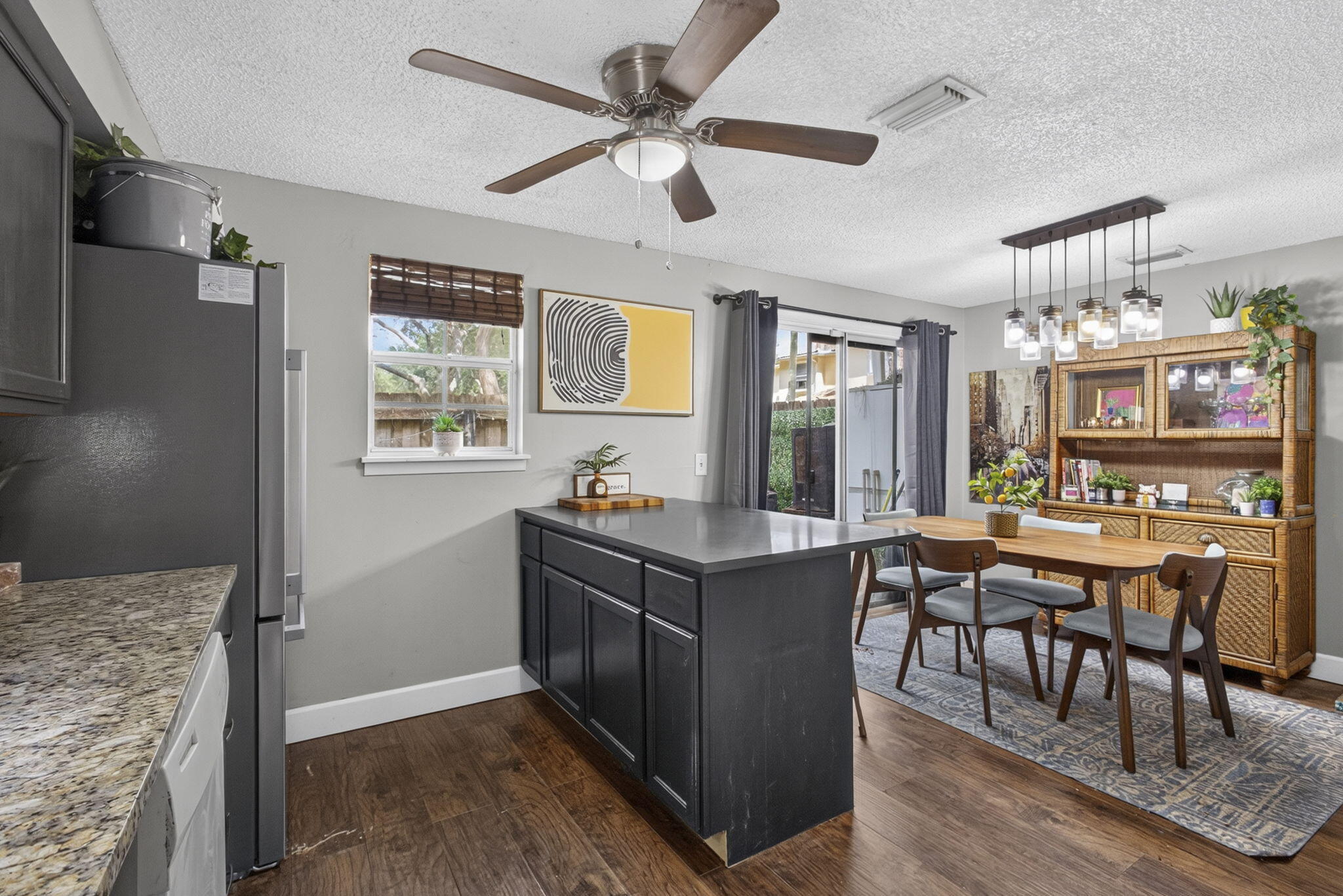 GEORGIAN COURTS AT WELLINGTON - Residential