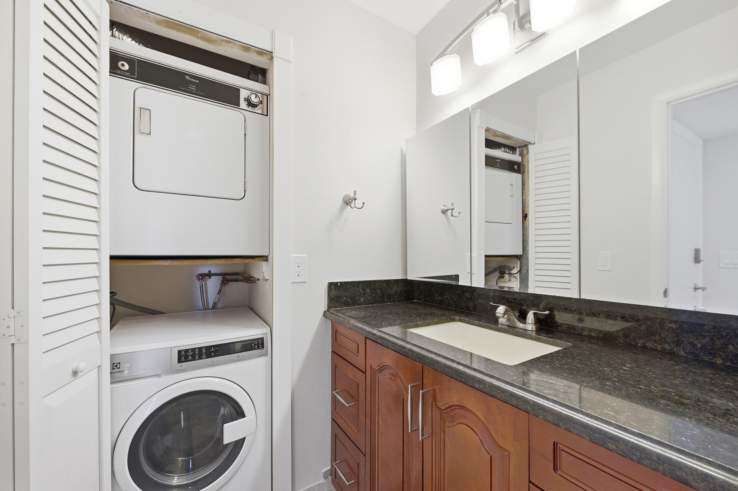 KINGS POINT PIEDMONT CONDOS - Residential Lease