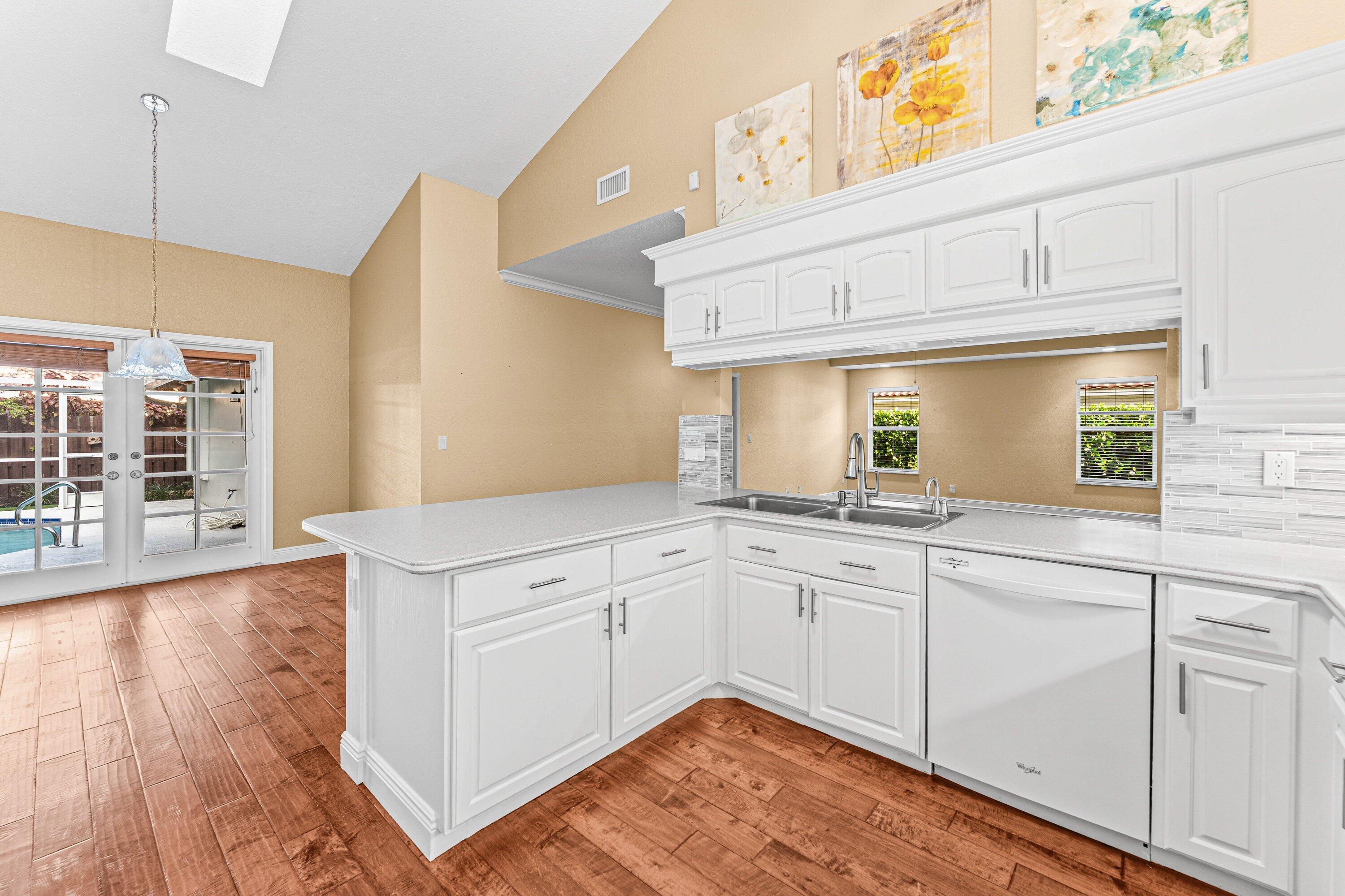 GREENVIEW SHORES 2 OF WELLINGTON - Residential