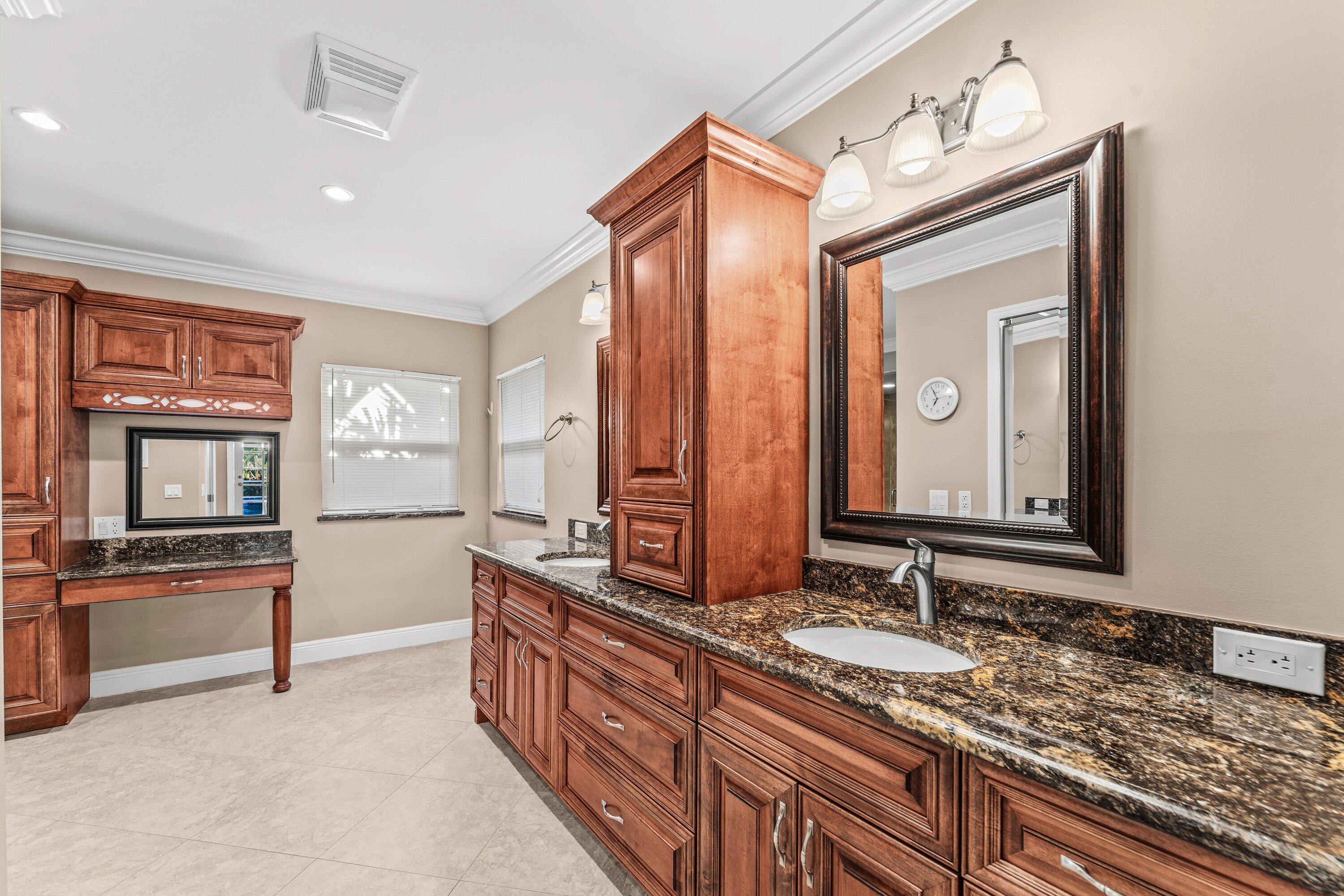 GREENVIEW SHORES 2 OF WELLINGTON - Residential