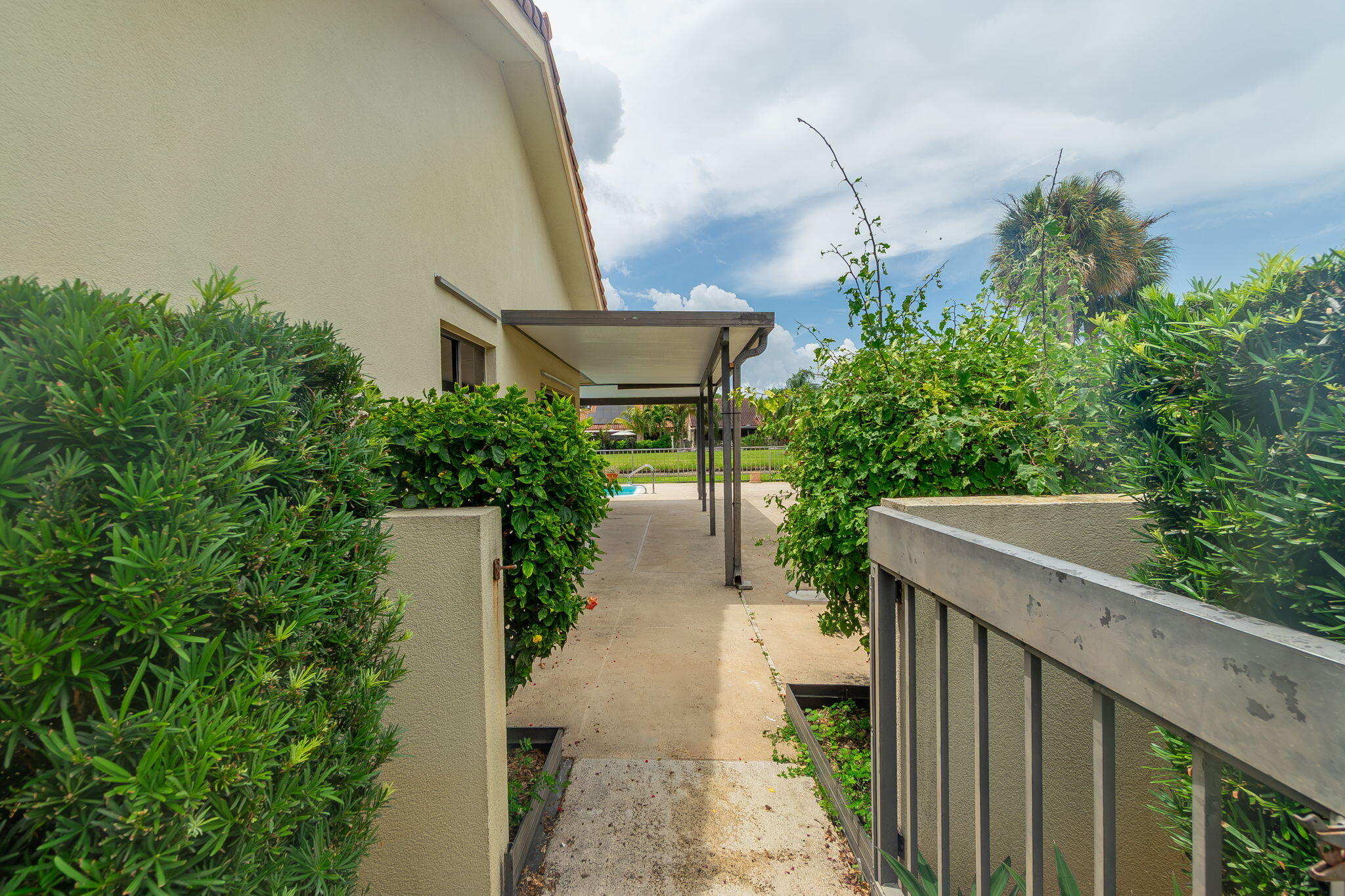 SARATOGA POINTE - Residential