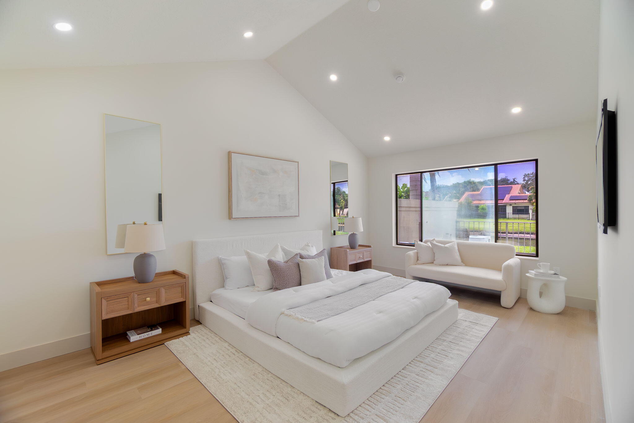 SARATOGA POINTE - Residential
