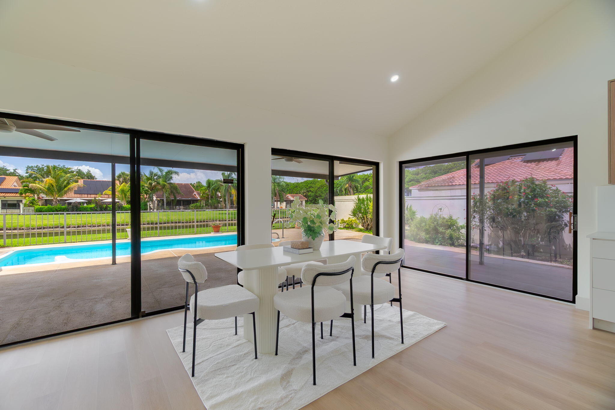 SARATOGA POINTE - Residential