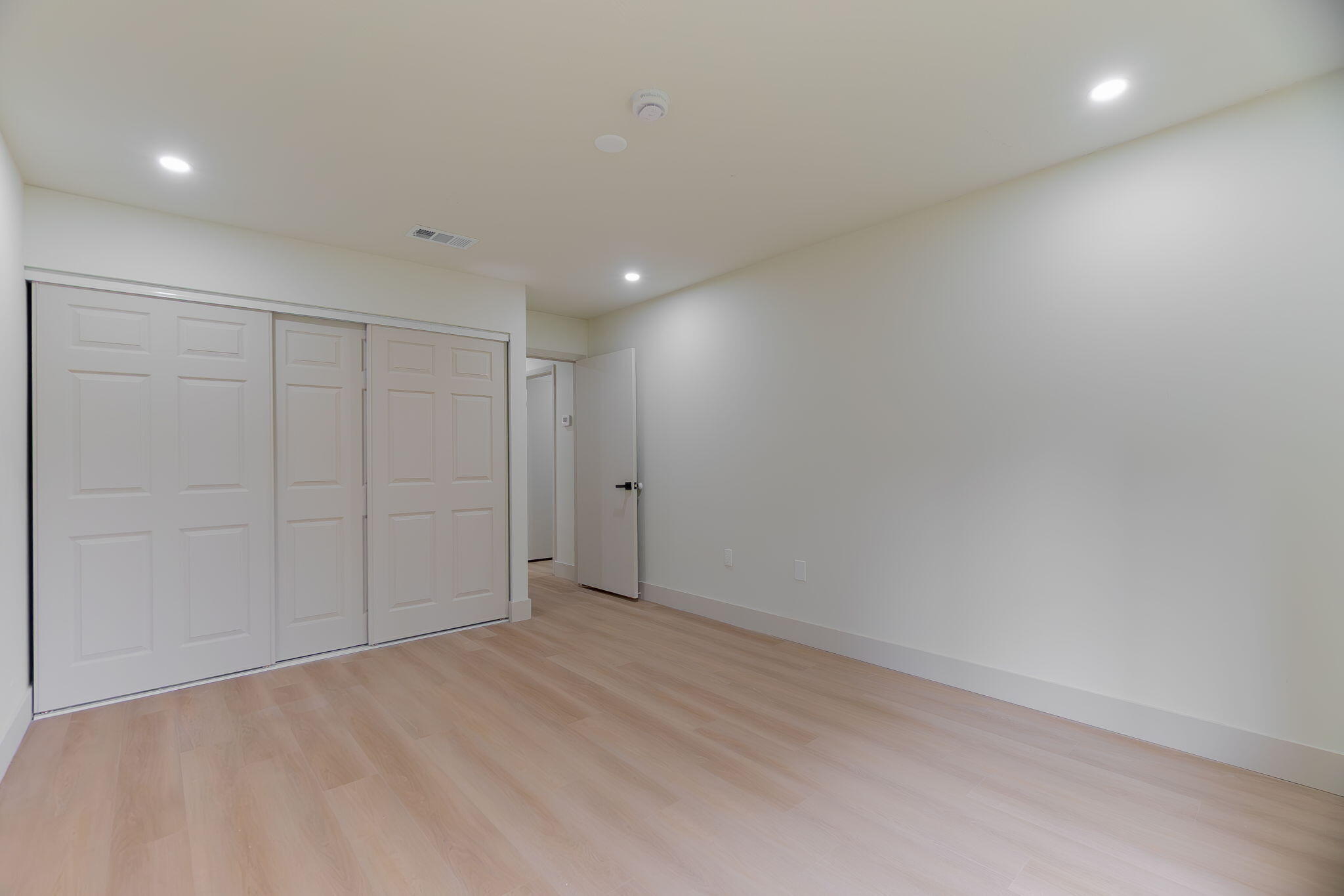 SARATOGA POINTE - Residential
