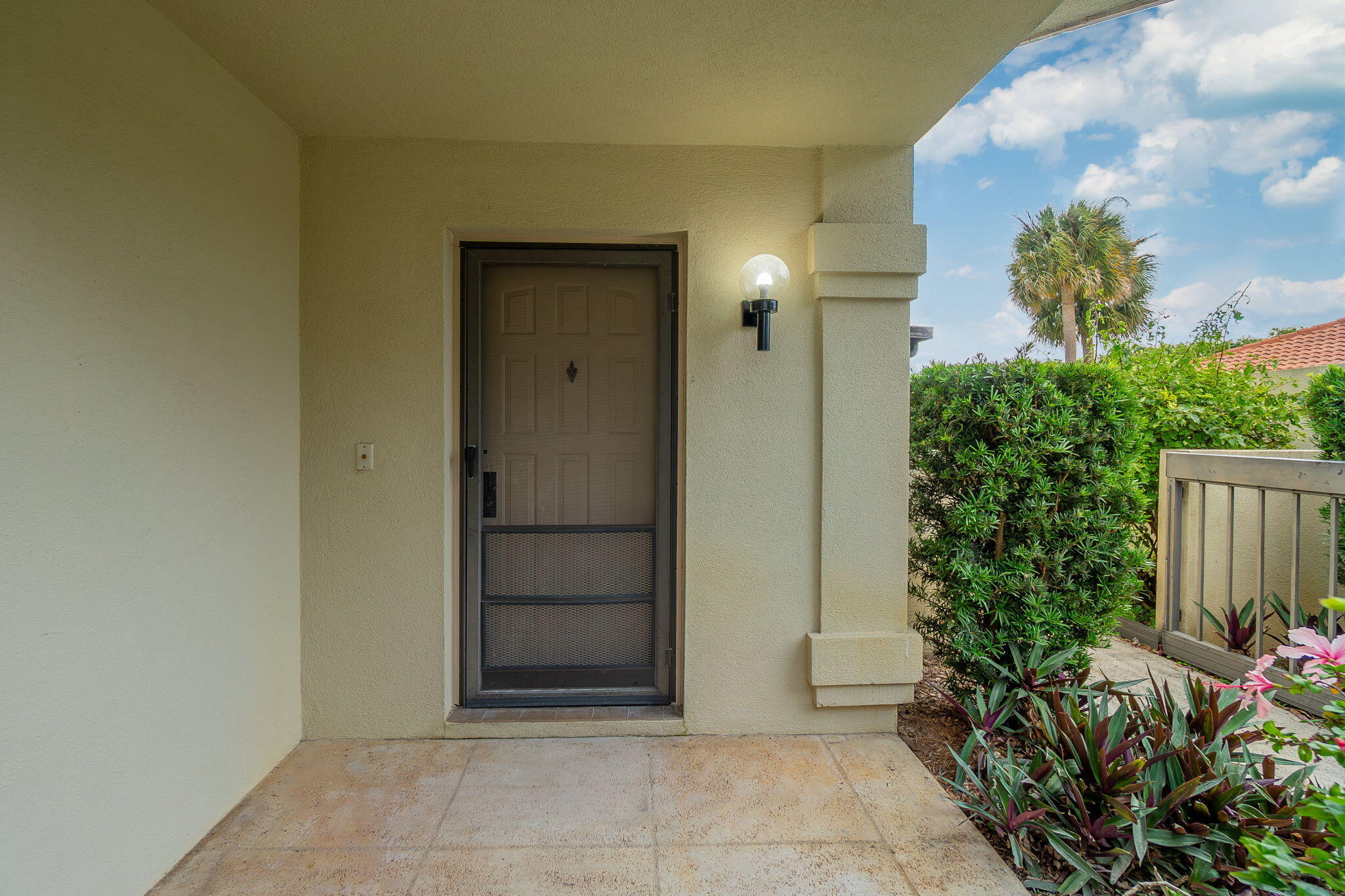 SARATOGA POINTE - Residential