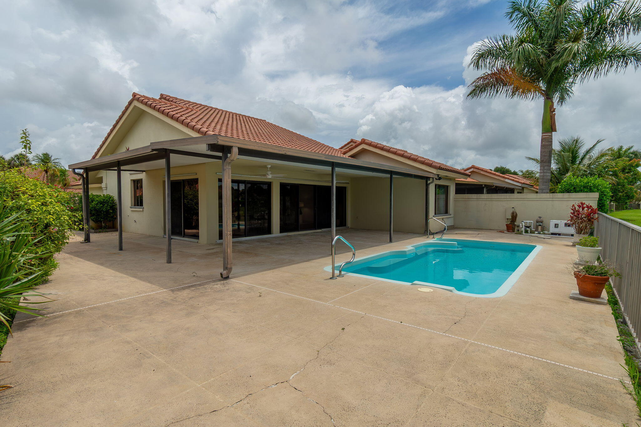 SARATOGA POINTE - Residential