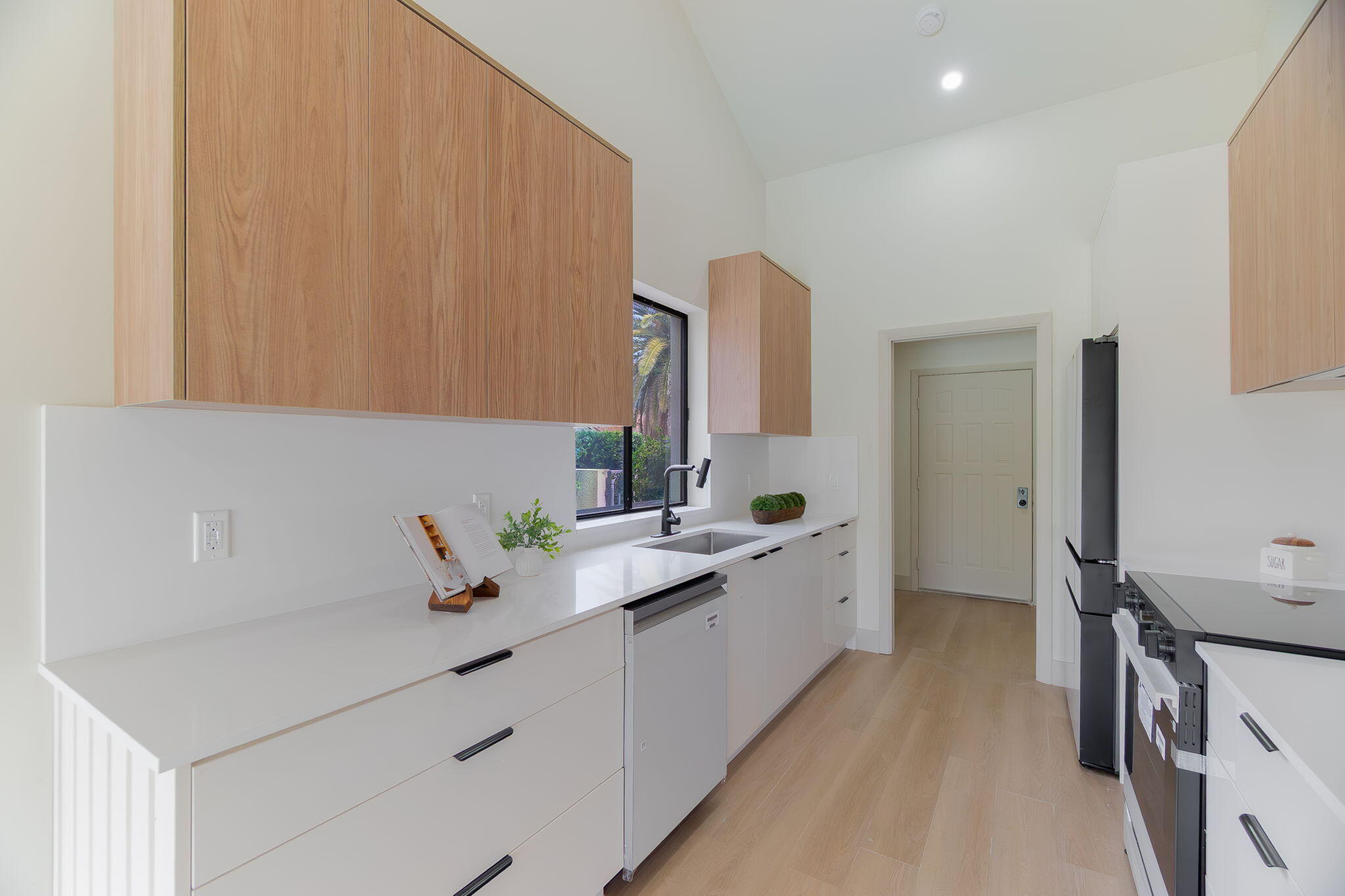 SARATOGA POINTE - Residential