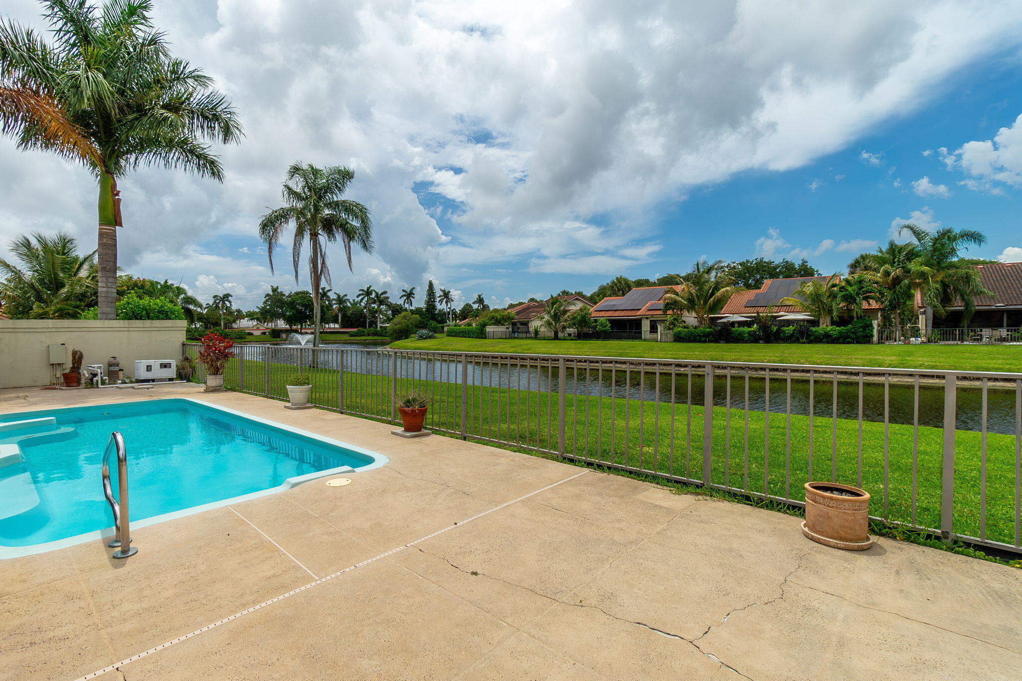 SARATOGA POINTE - Residential