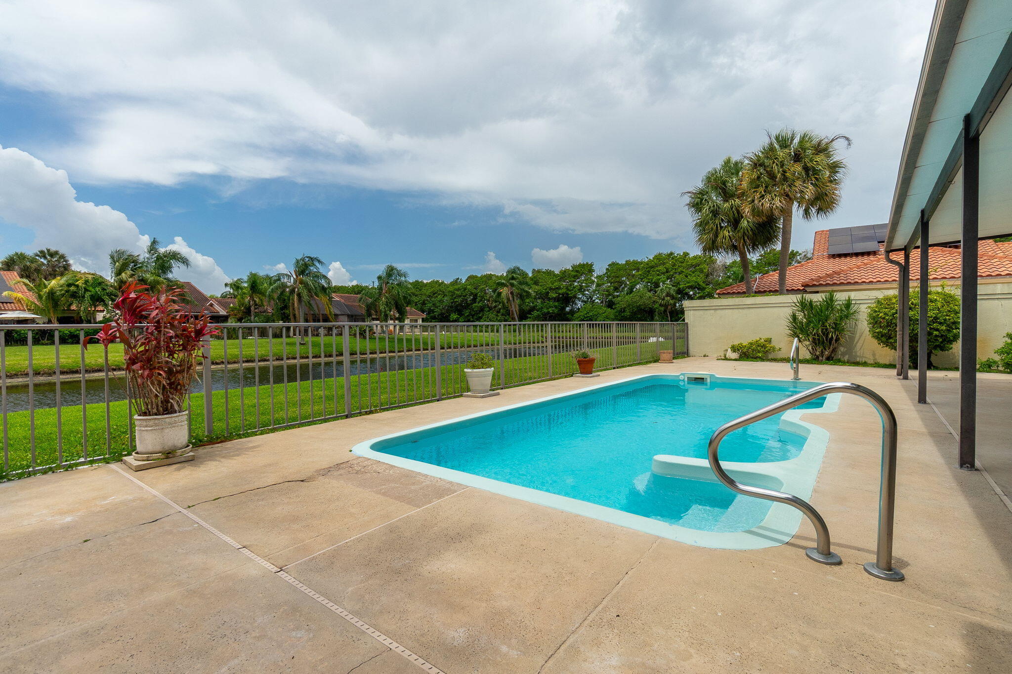 SARATOGA POINTE - Residential