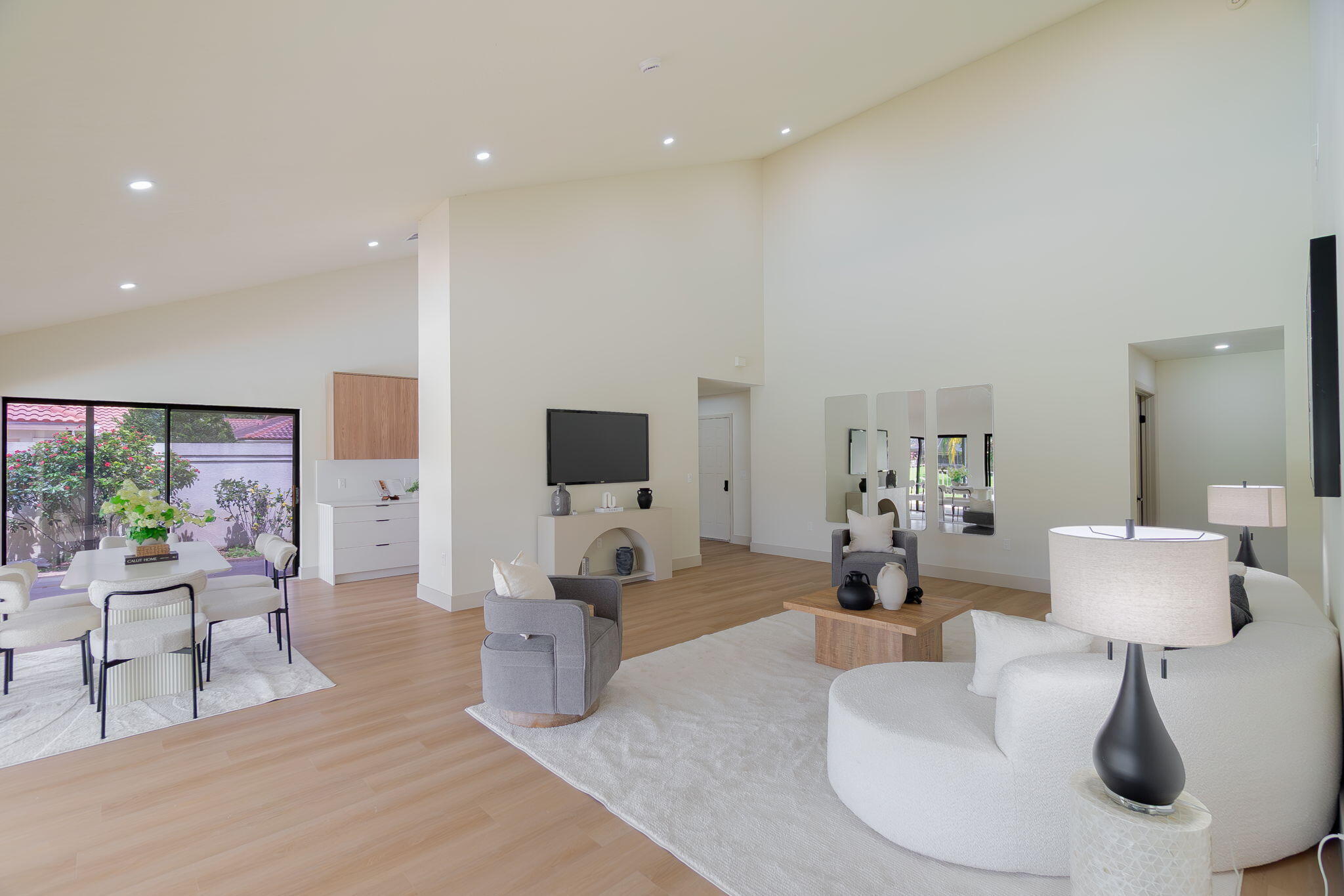 SARATOGA POINTE - Residential
