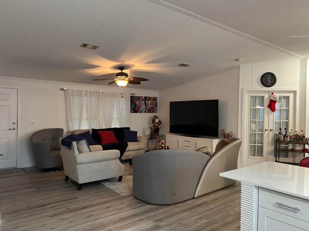 DEERFIELD LAKE - Residential