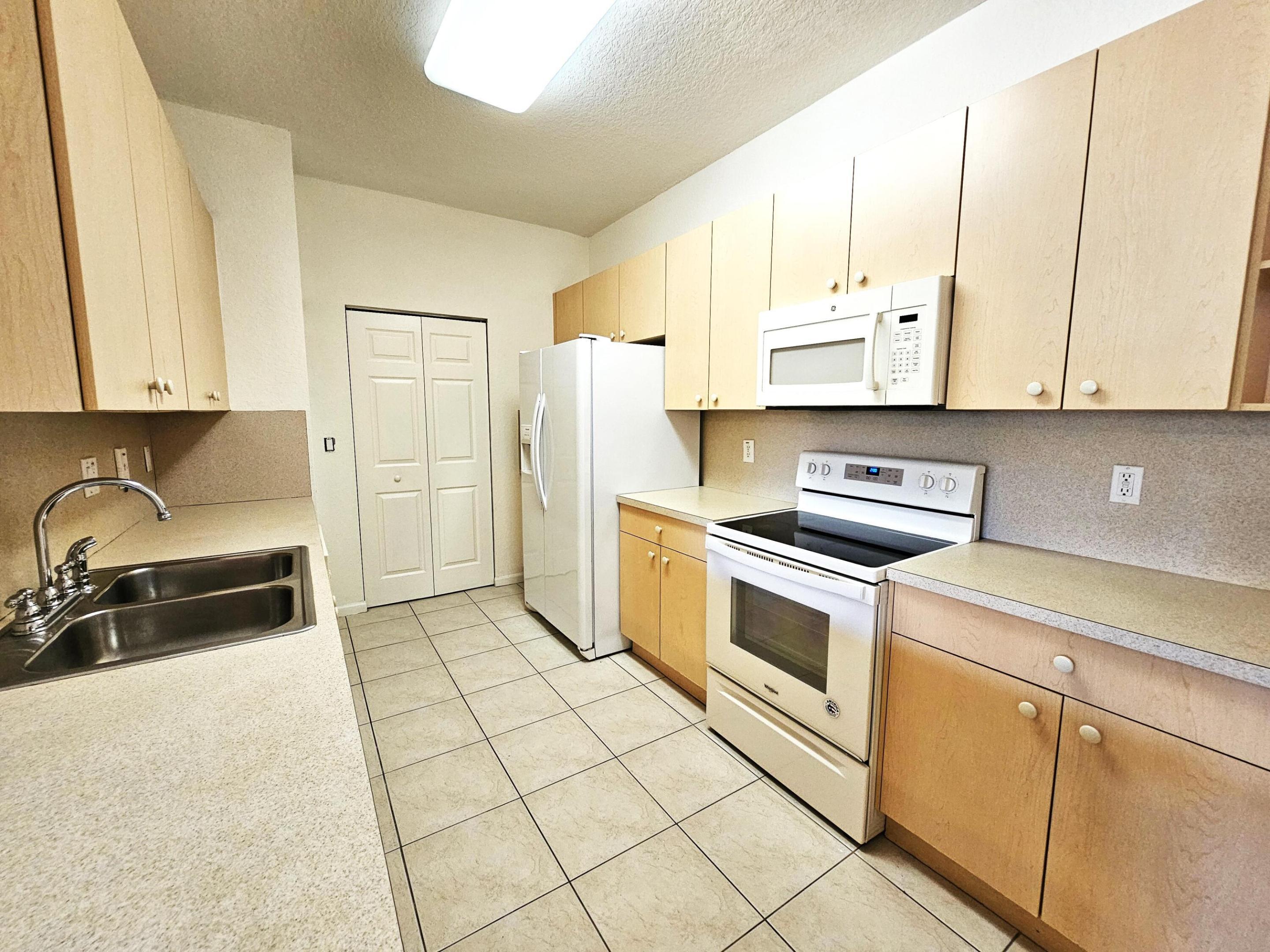 ROSEMONT CONDO - Residential Lease