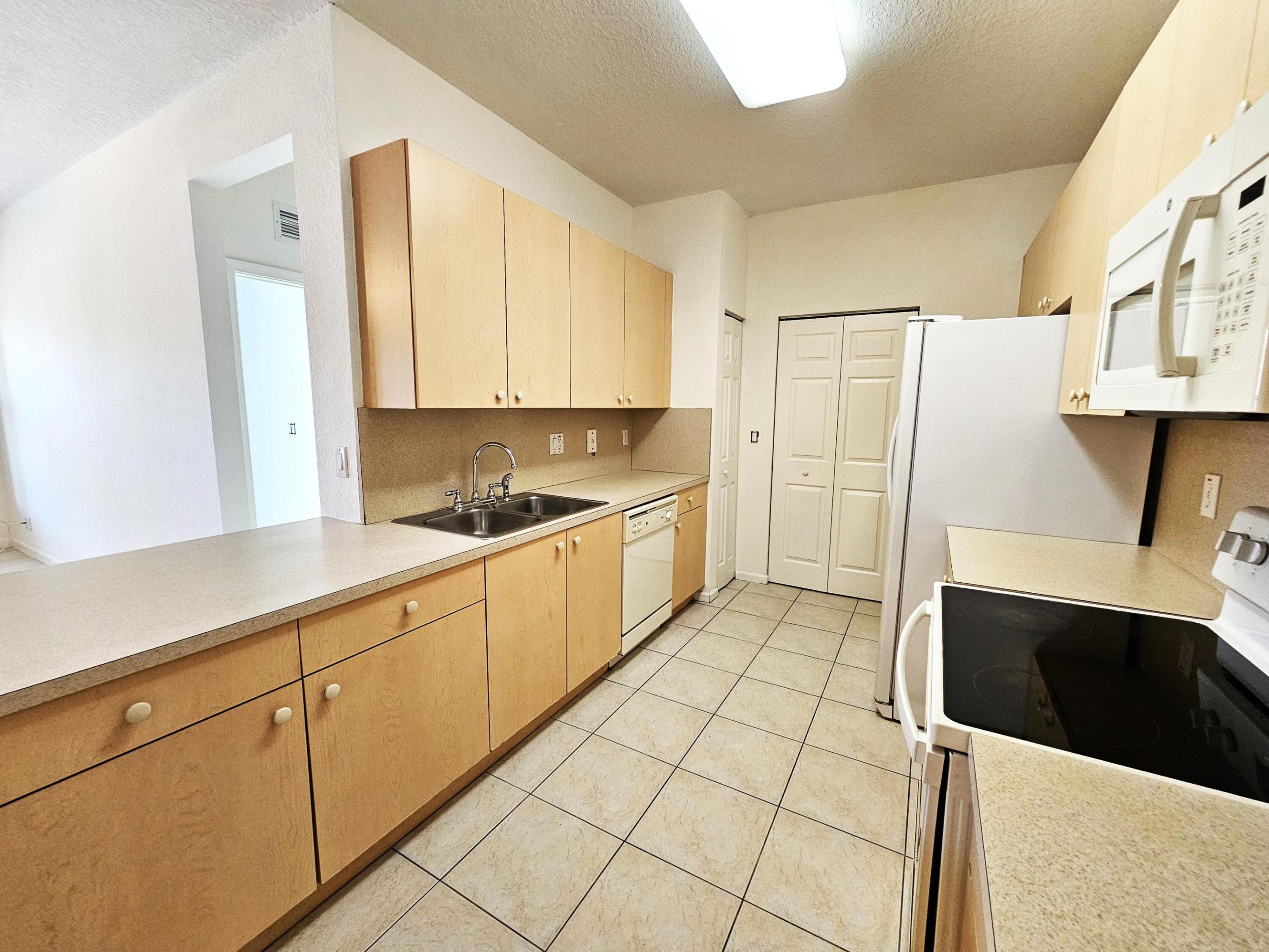 ROSEMONT CONDO - Residential Lease