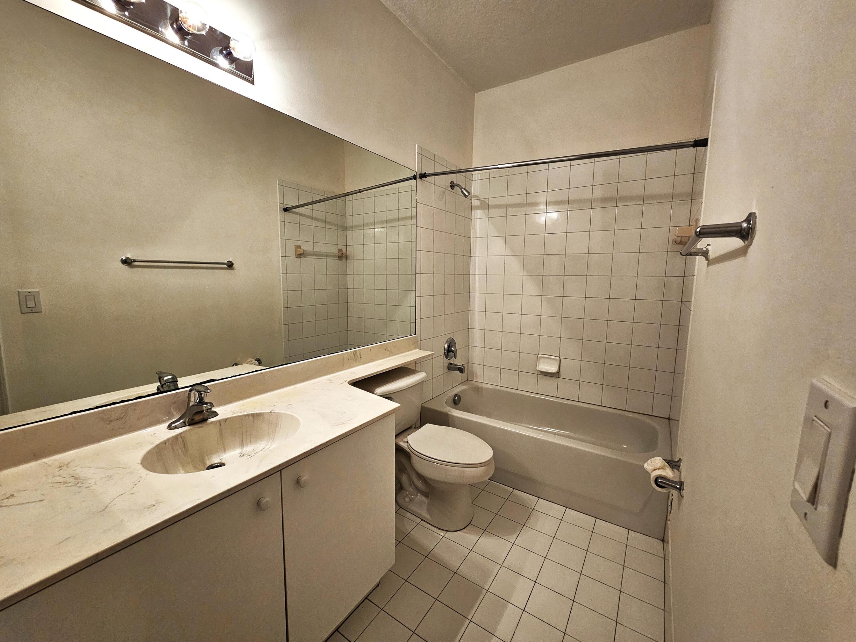 ROSEMONT CONDO - Residential Lease