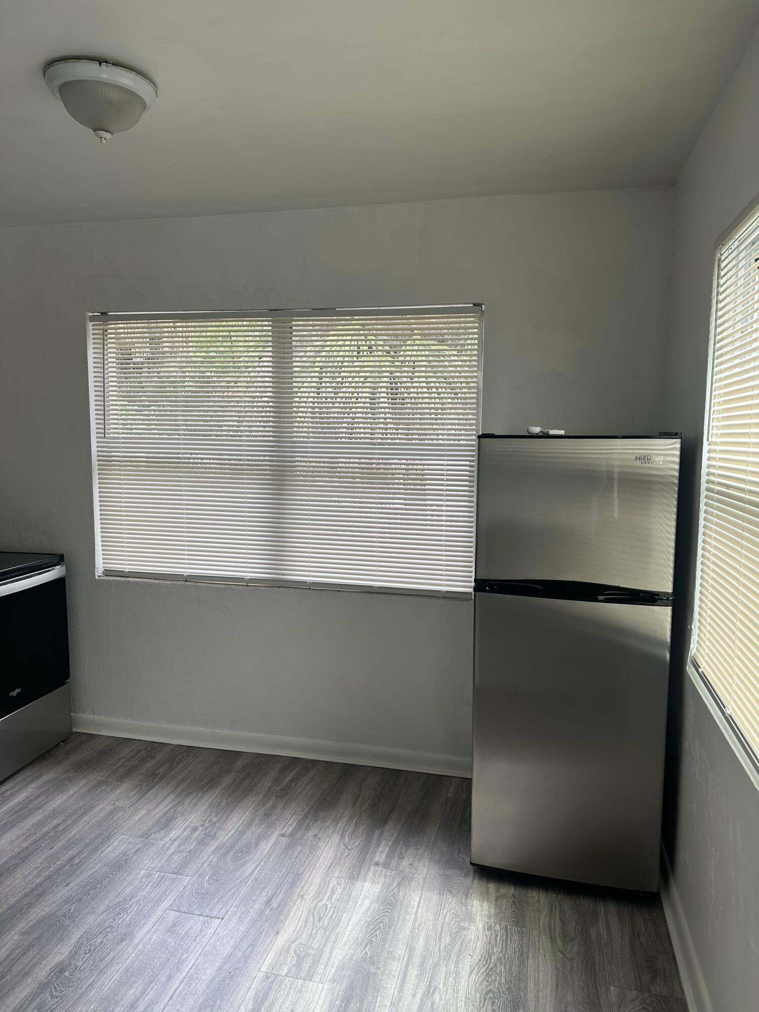 CLOWS - Residential Lease