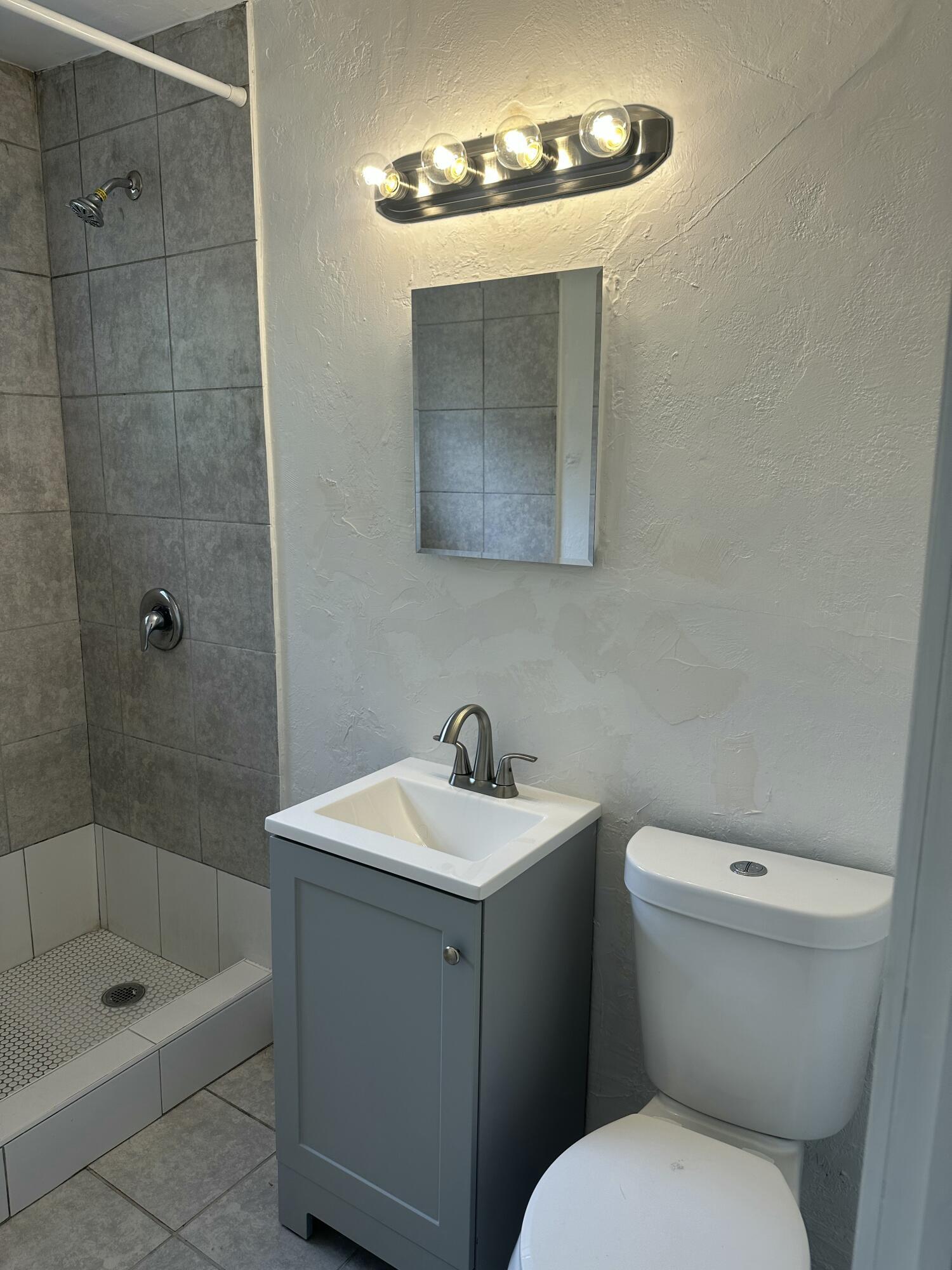 CLOWS - Residential Lease