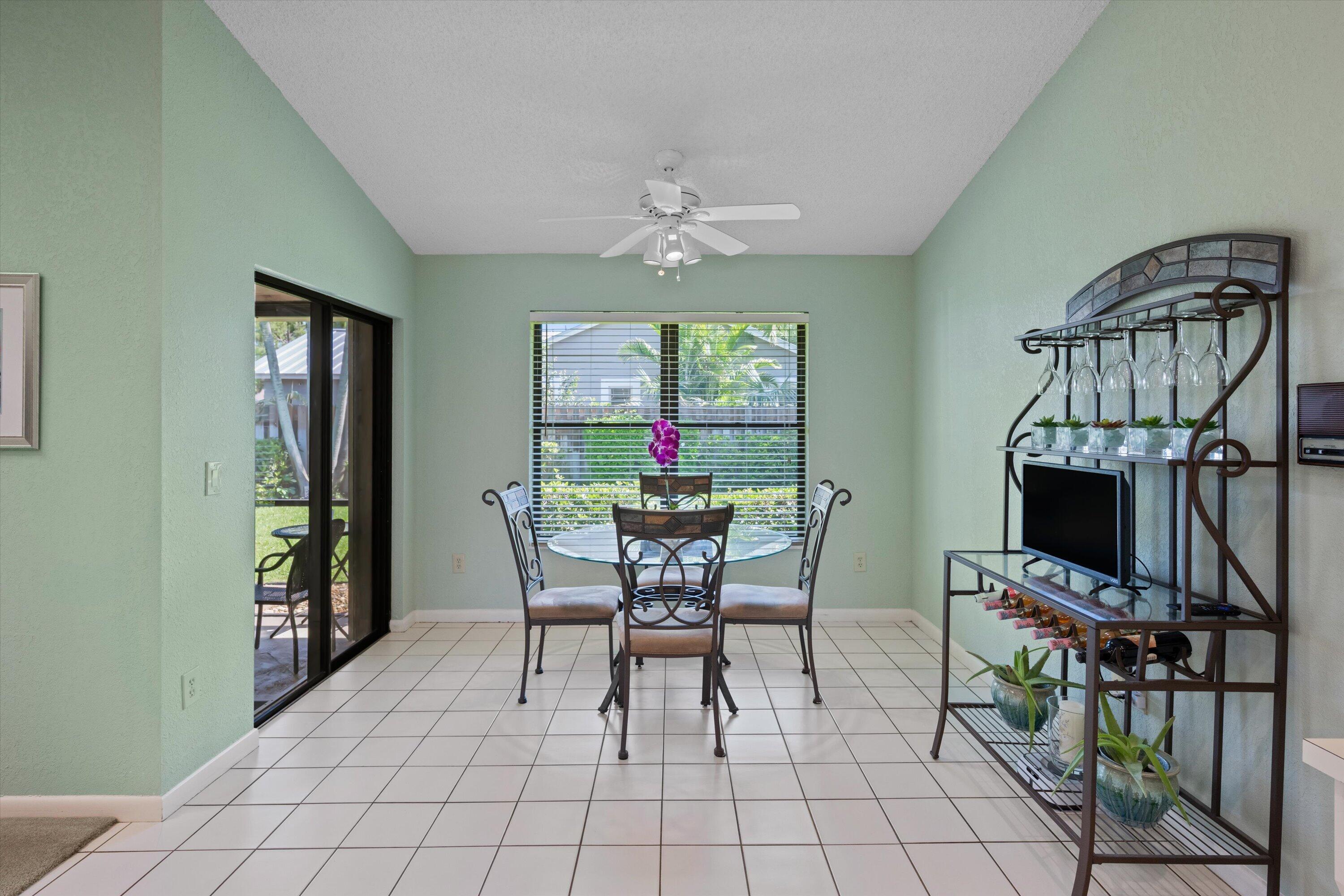 SUGAR POND MANOR OF WELLINGTON - Residential