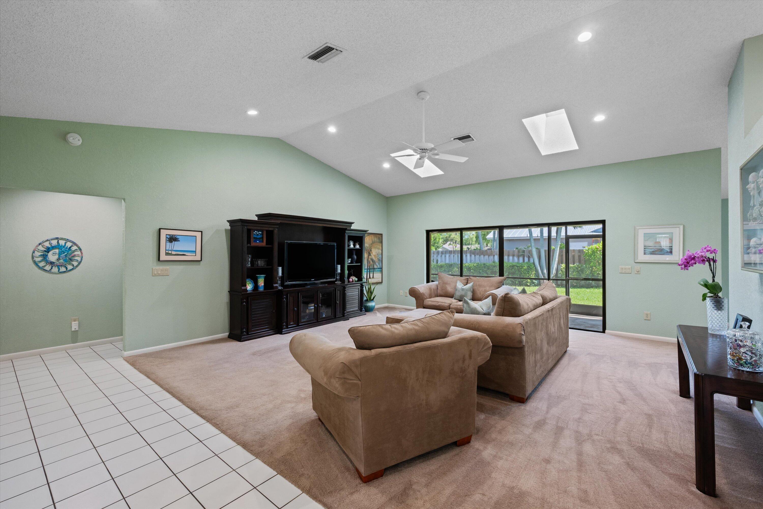 SUGAR POND MANOR OF WELLINGTON - Residential