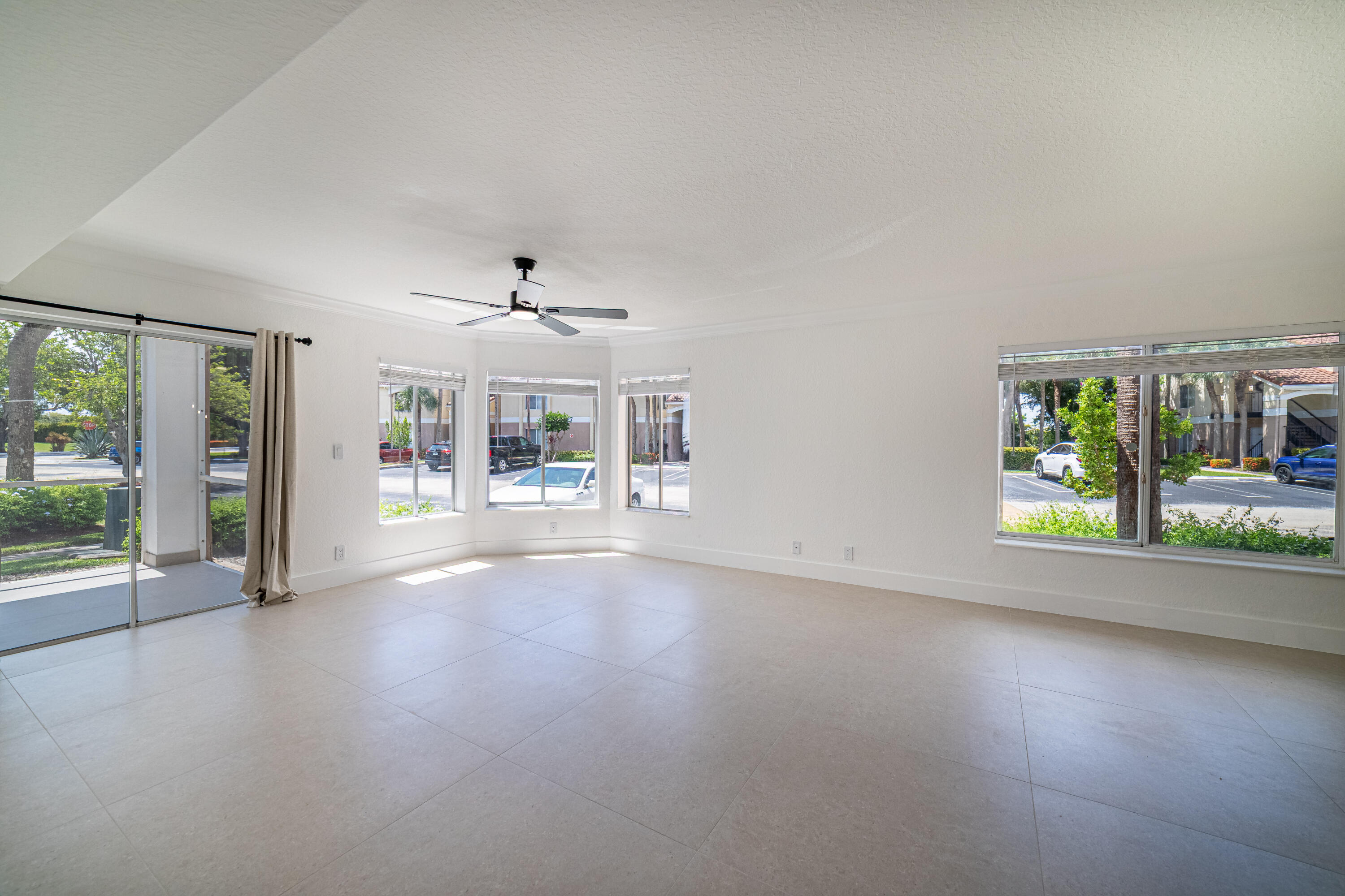 CASABLANCA ISLES CONDO - Residential Lease