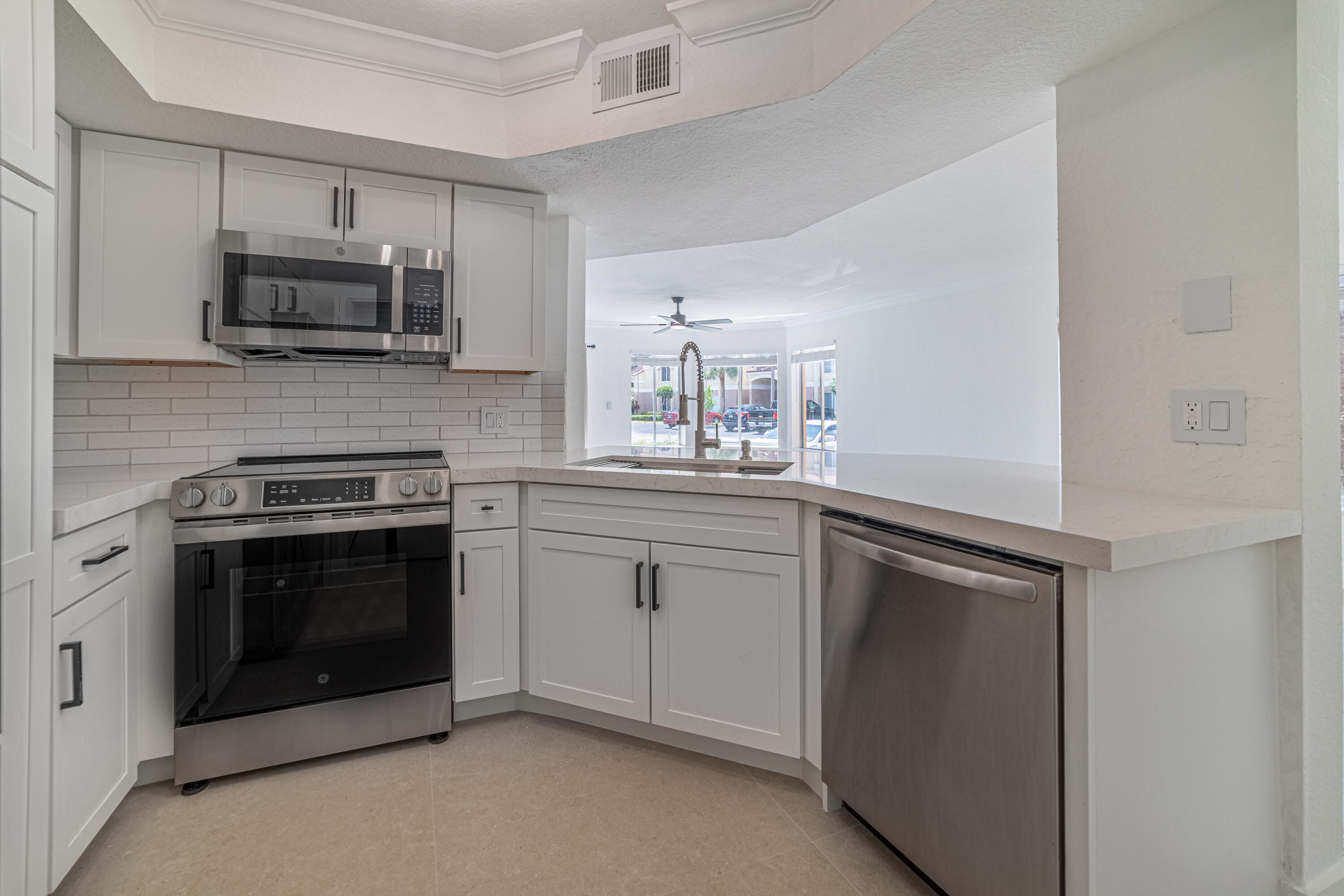 CASABLANCA ISLES CONDO - Residential Lease