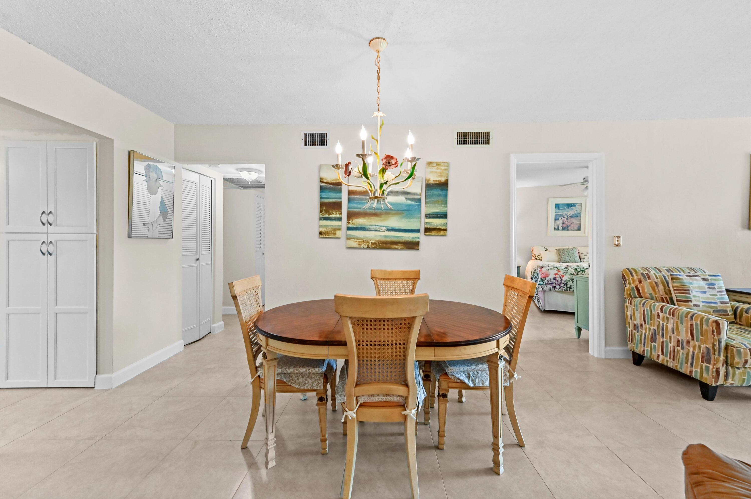 QUEENS COVE HOUSE - Residential