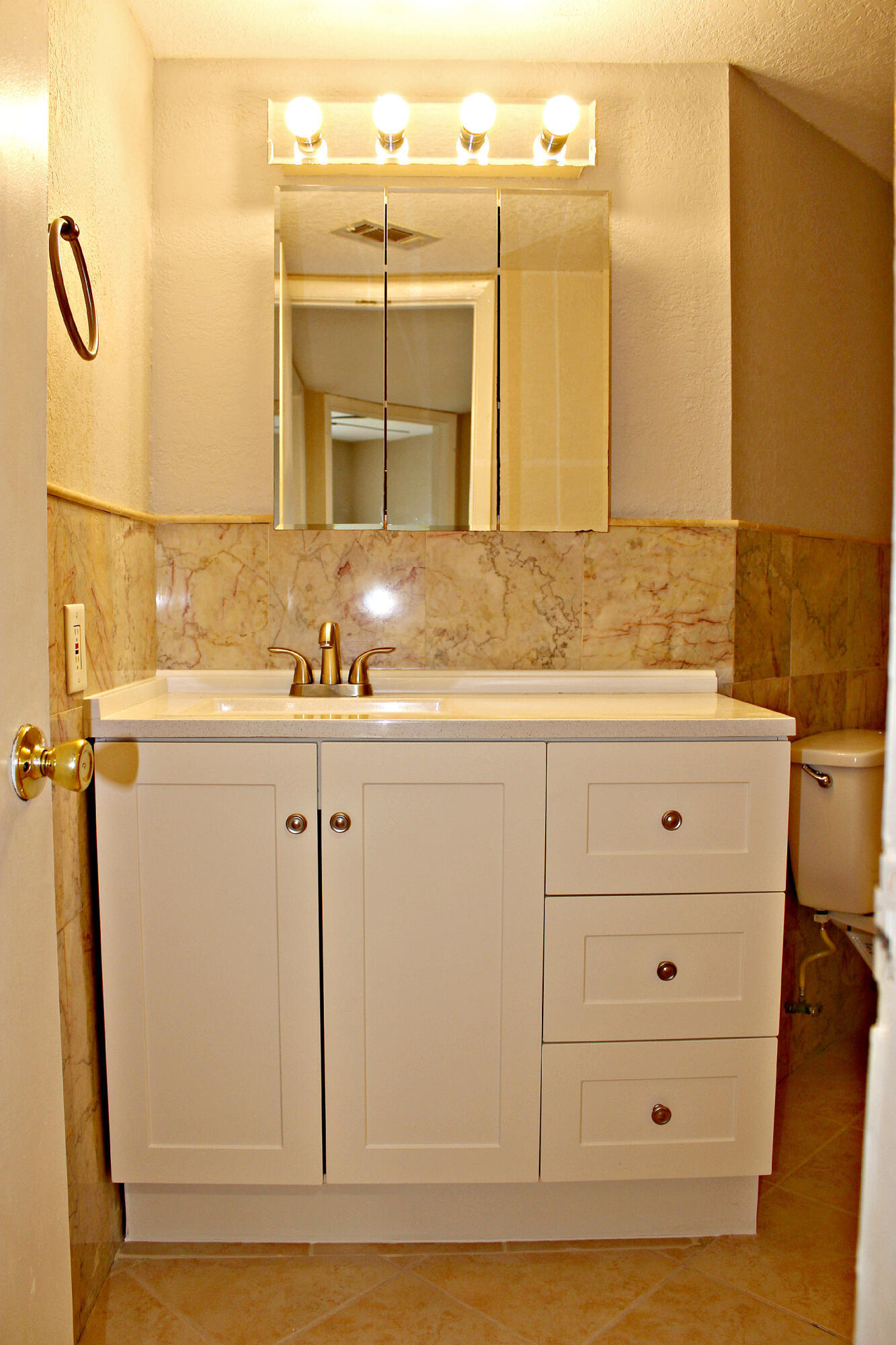 MIDPORT PLACE I, A CONDOMINIUM - Residential