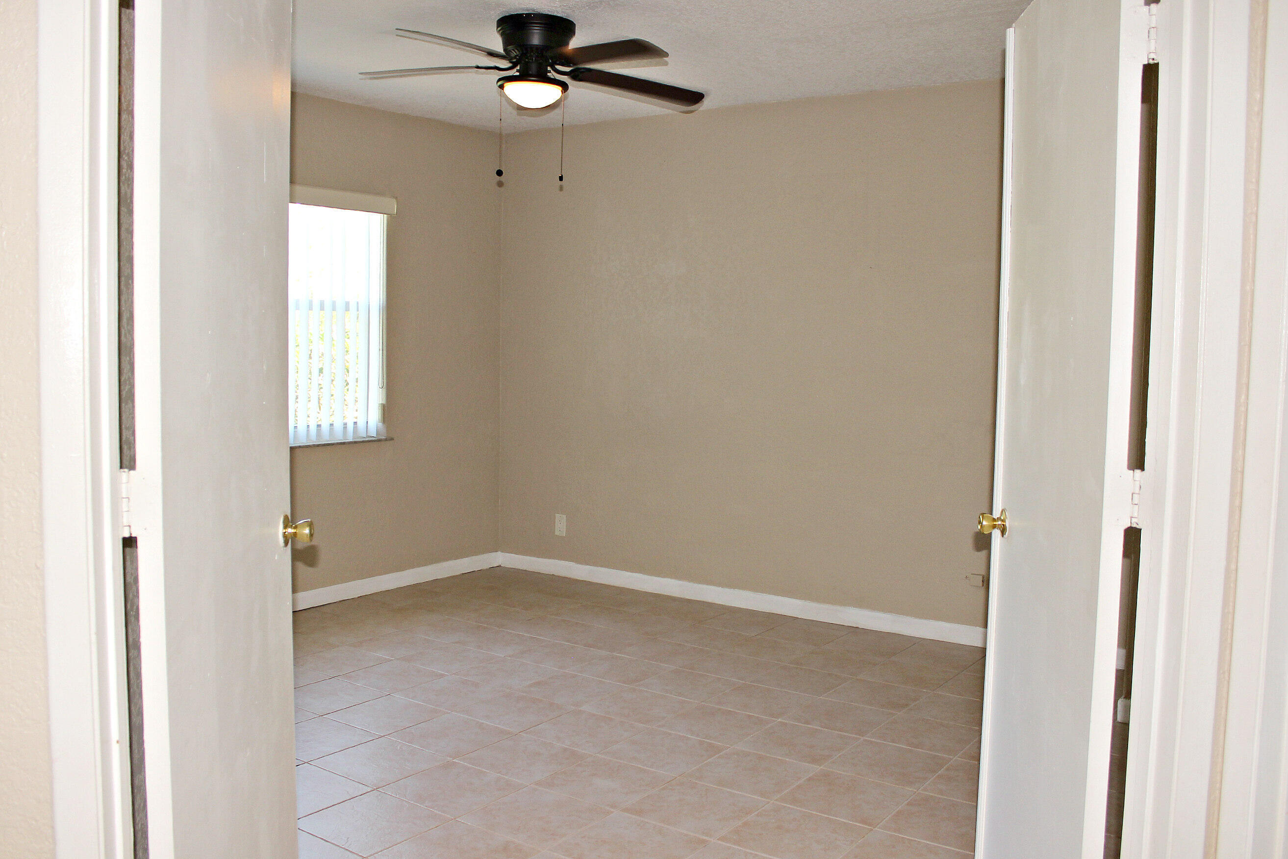 MIDPORT PLACE I, A CONDOMINIUM - Residential