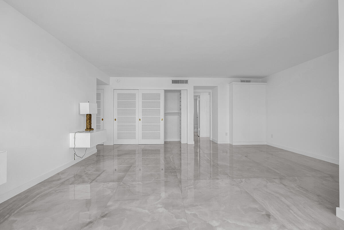 HARBOR HOUSE APARTMENT CO-OP - Residential
