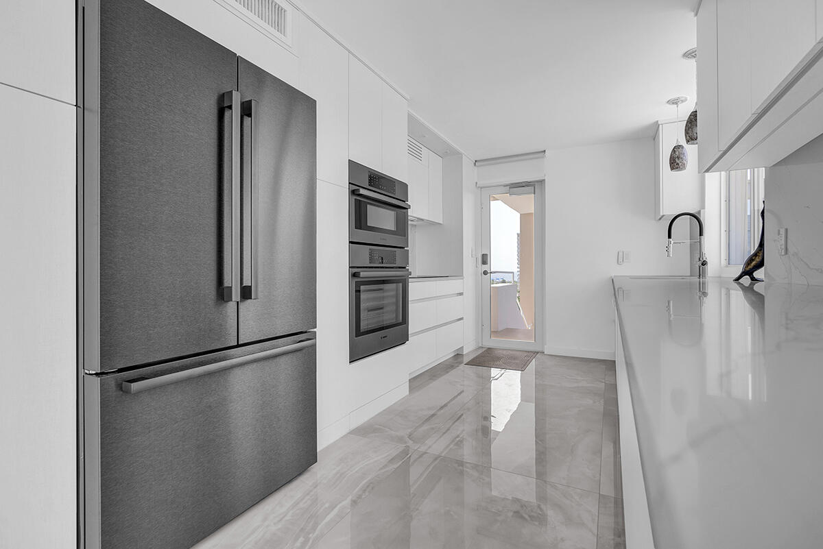 HARBOR HOUSE APARTMENT CO-OP - Residential