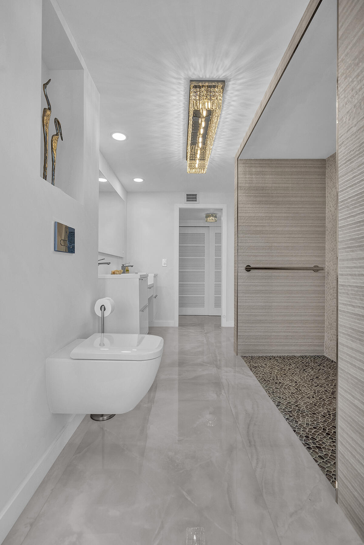 HARBOR HOUSE APARTMENT CO-OP - Residential