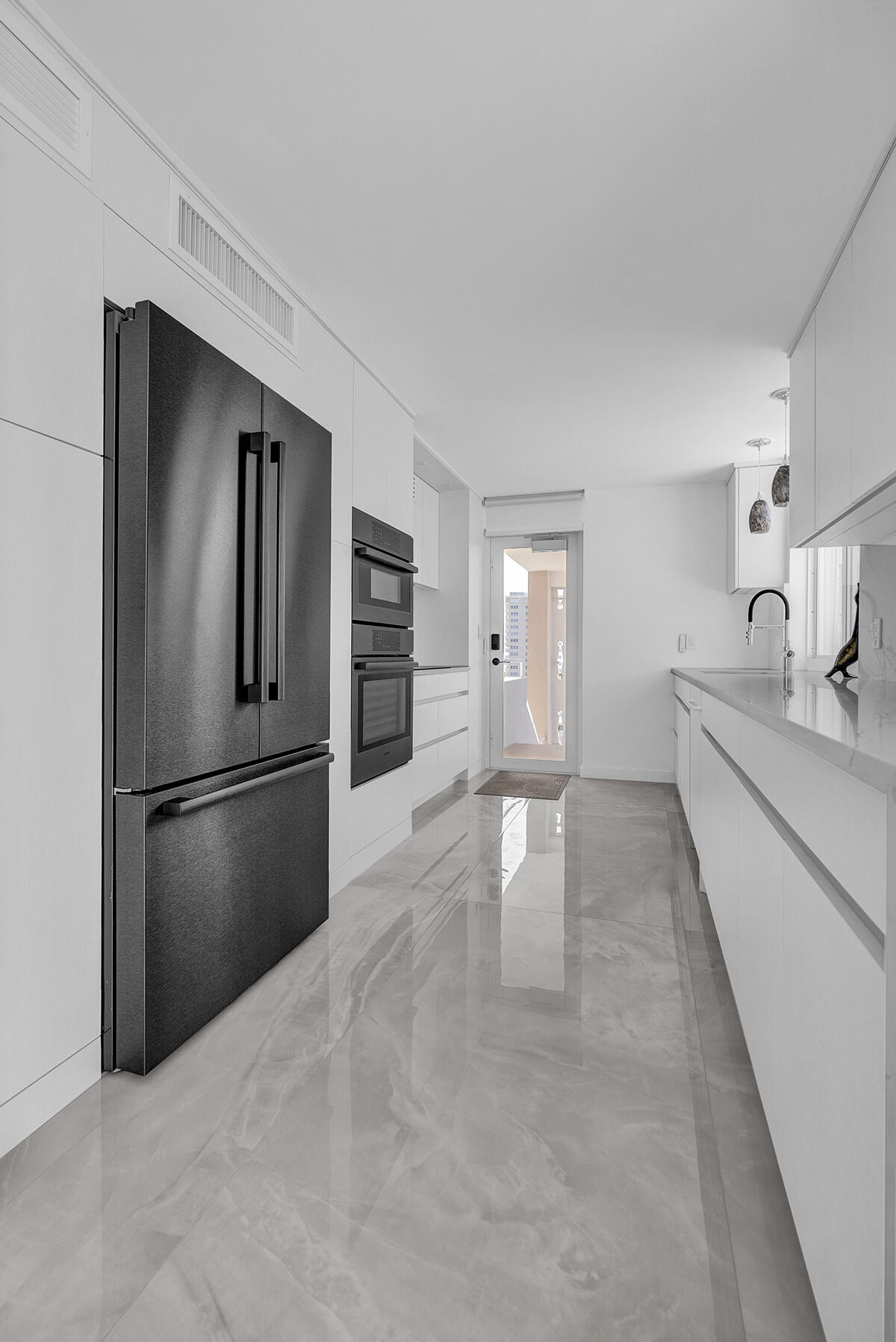 HARBOR HOUSE APARTMENT CO-OP - Residential