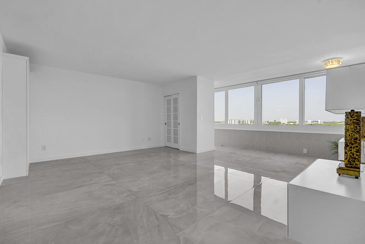 HARBOR HOUSE APARTMENT CO-OP - Residential