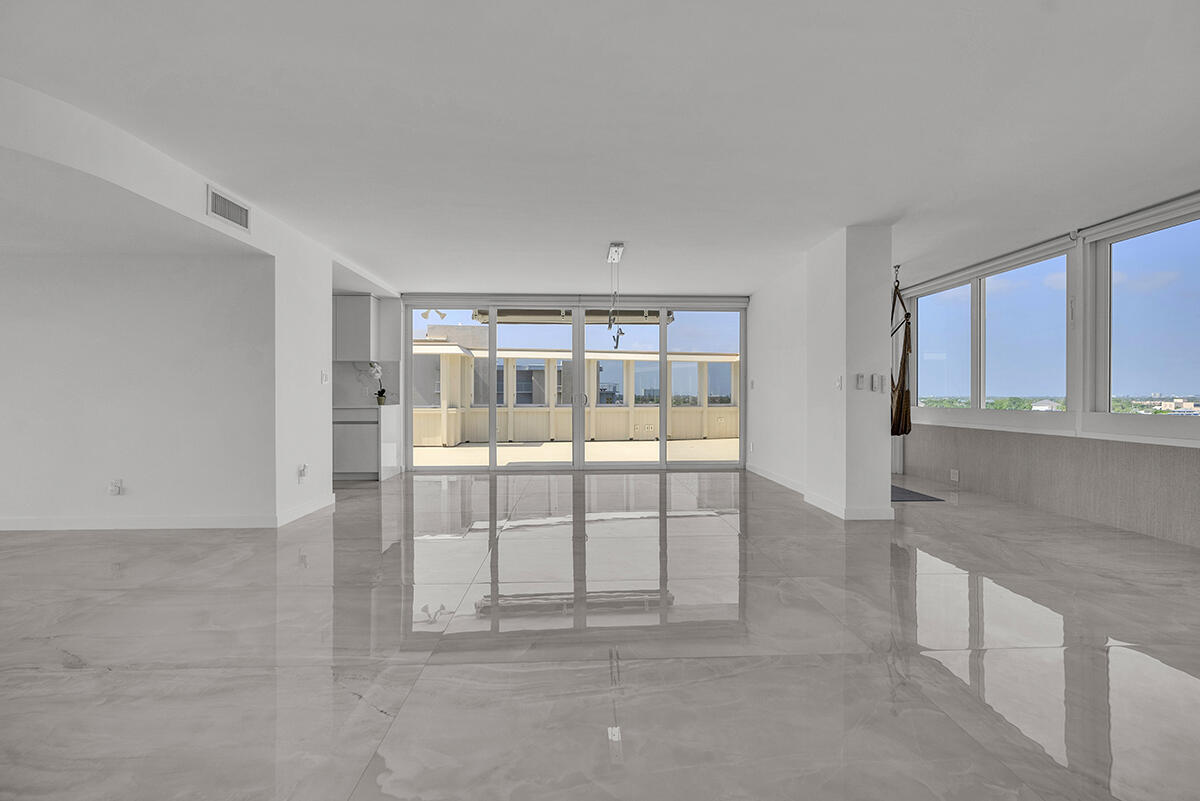 HARBOR HOUSE APARTMENT CO-OP - Residential