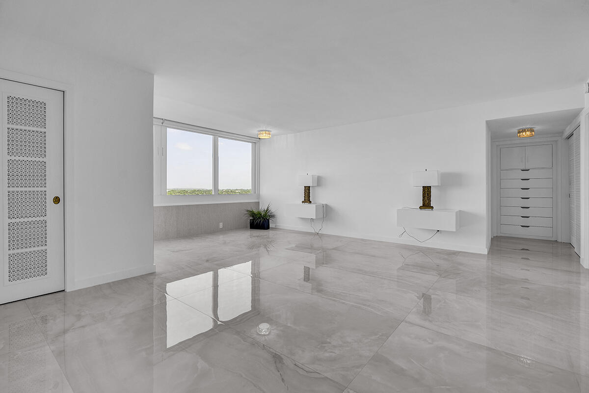 HARBOR HOUSE APARTMENT CO-OP - Residential