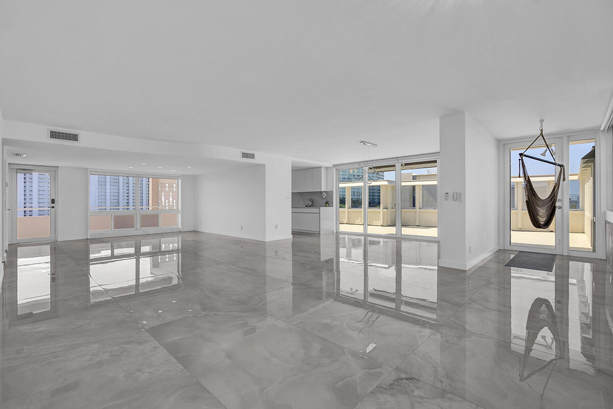HARBOR HOUSE APARTMENT CO-OP - Residential
