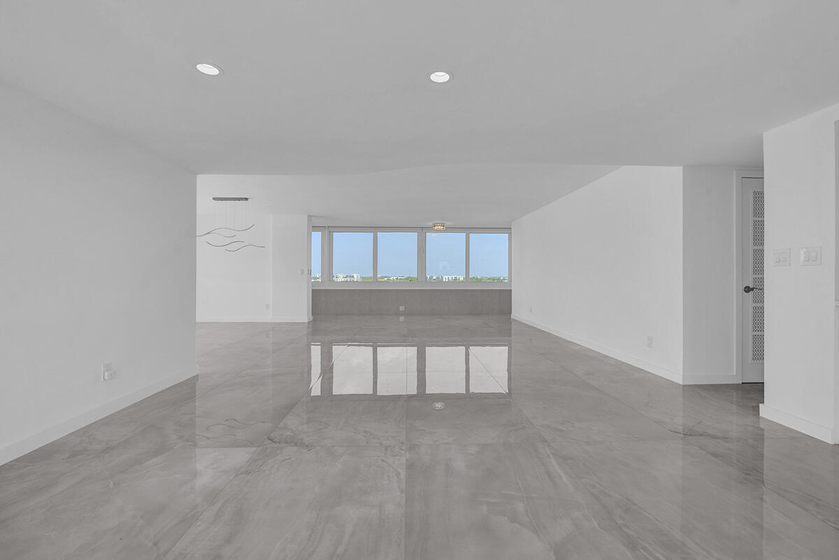 HARBOR HOUSE APARTMENT CO-OP - Residential
