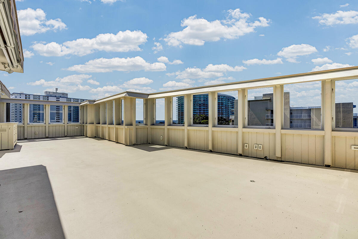 HARBOR HOUSE APARTMENT CO-OP - Residential