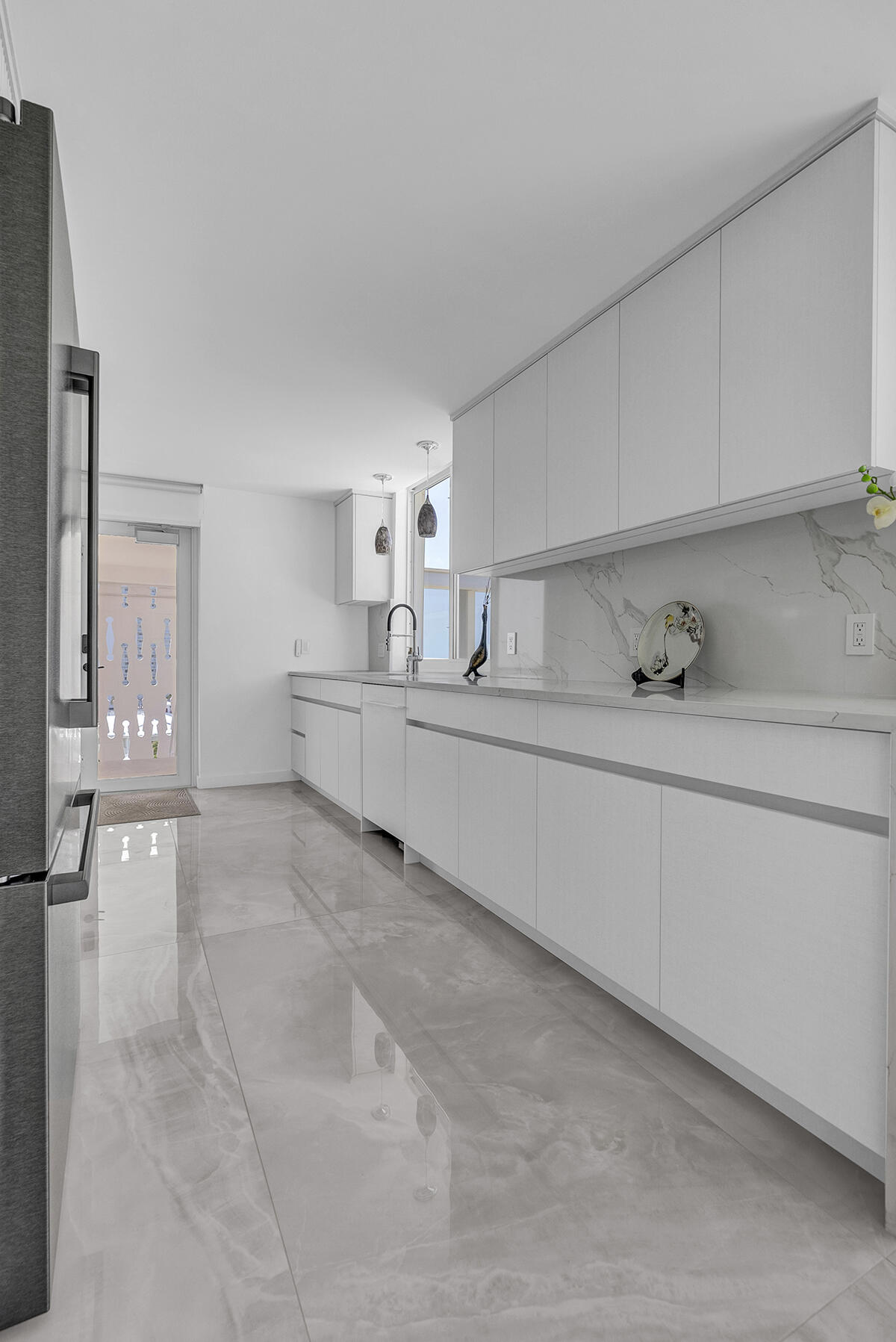 HARBOR HOUSE APARTMENT CO-OP - Residential