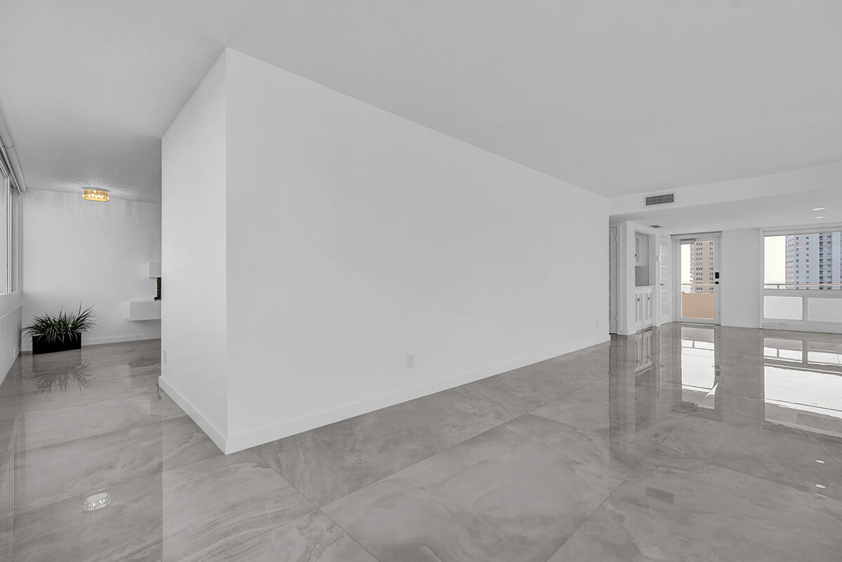 HARBOR HOUSE APARTMENT CO-OP - Residential
