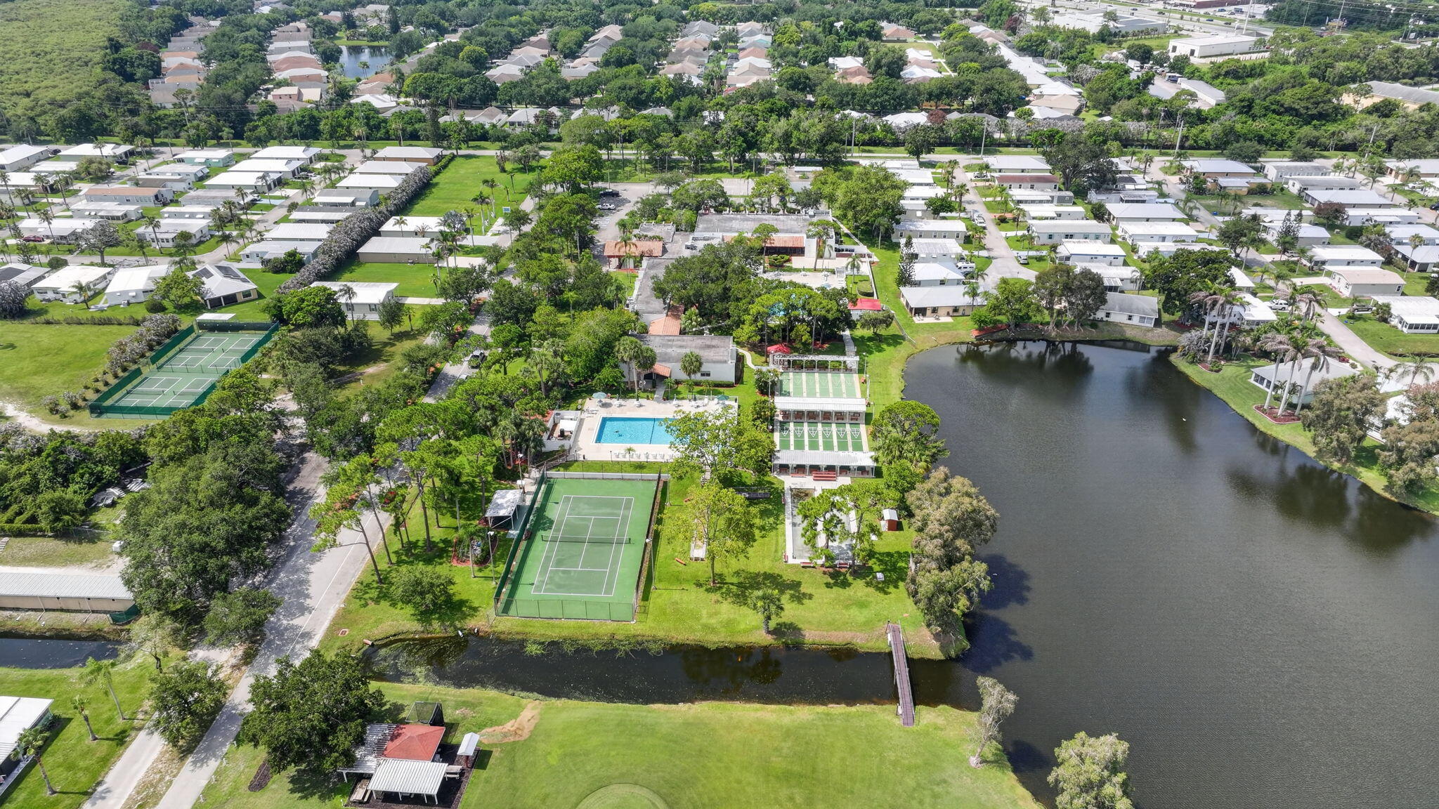 SPANISH LAKES ONE LEASEHOLD ESTATES - Residential
