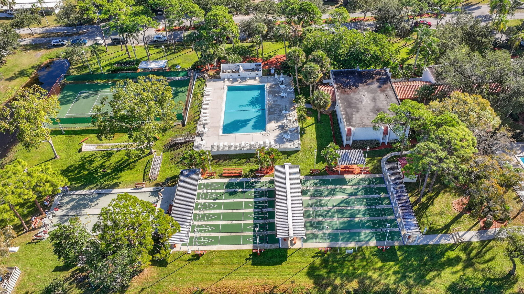 SPANISH LAKES ONE LEASEHOLD ESTATES - Residential