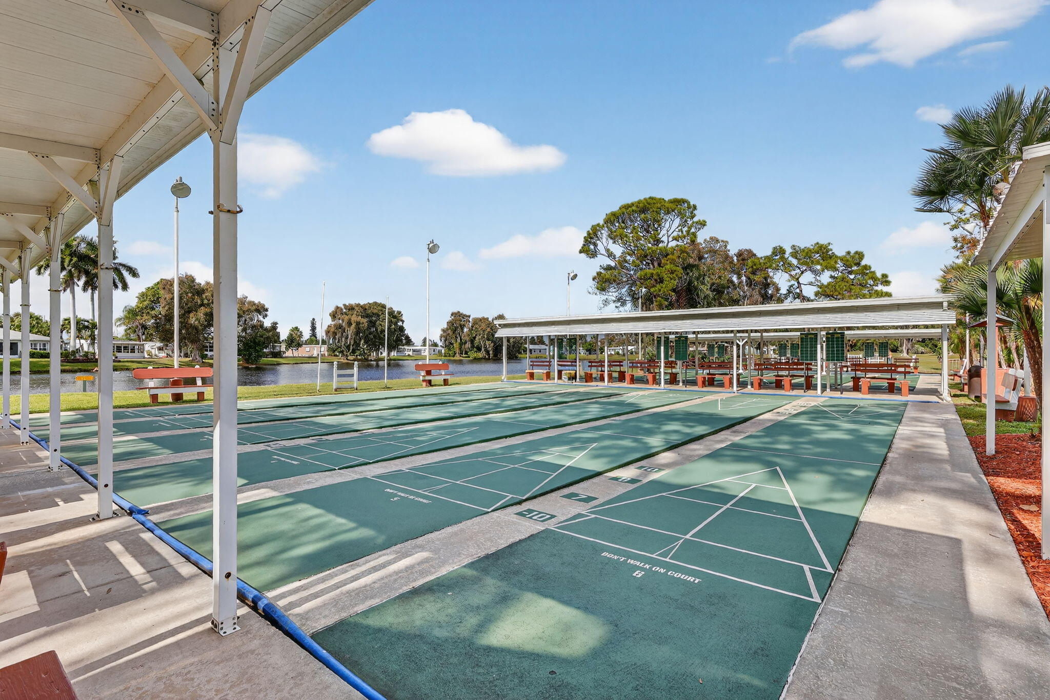 SPANISH LAKES ONE LEASEHOLD ESTATES - Residential