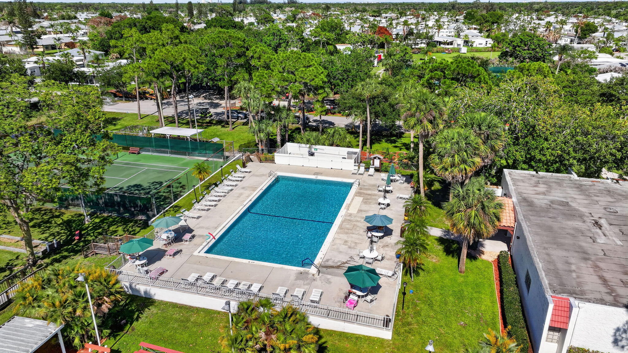 SPANISH LAKES ONE LEASEHOLD ESTATES - Residential