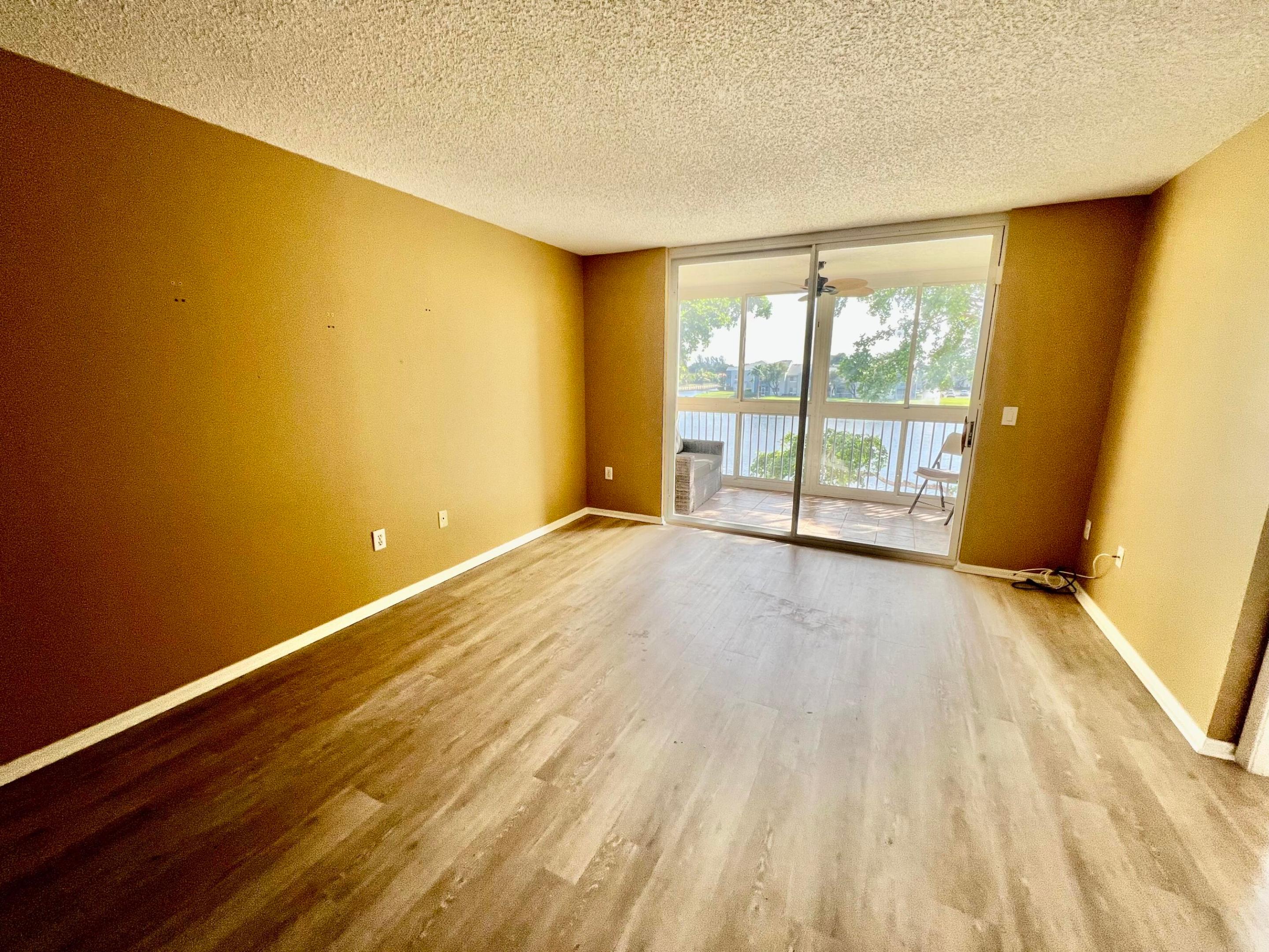 WELDON CONDOMINIUM - Residential
