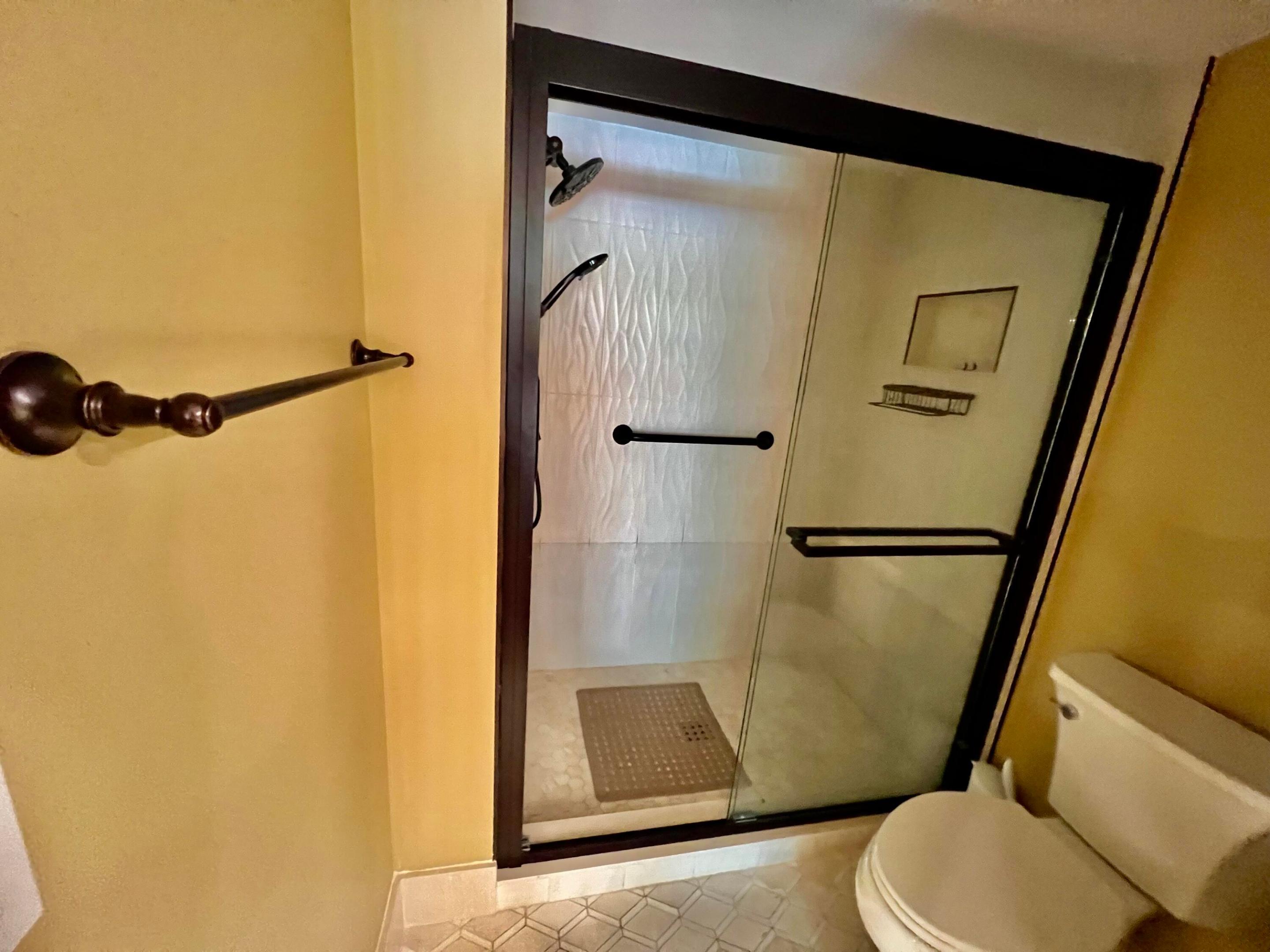 WELDON CONDOMINIUM - Residential