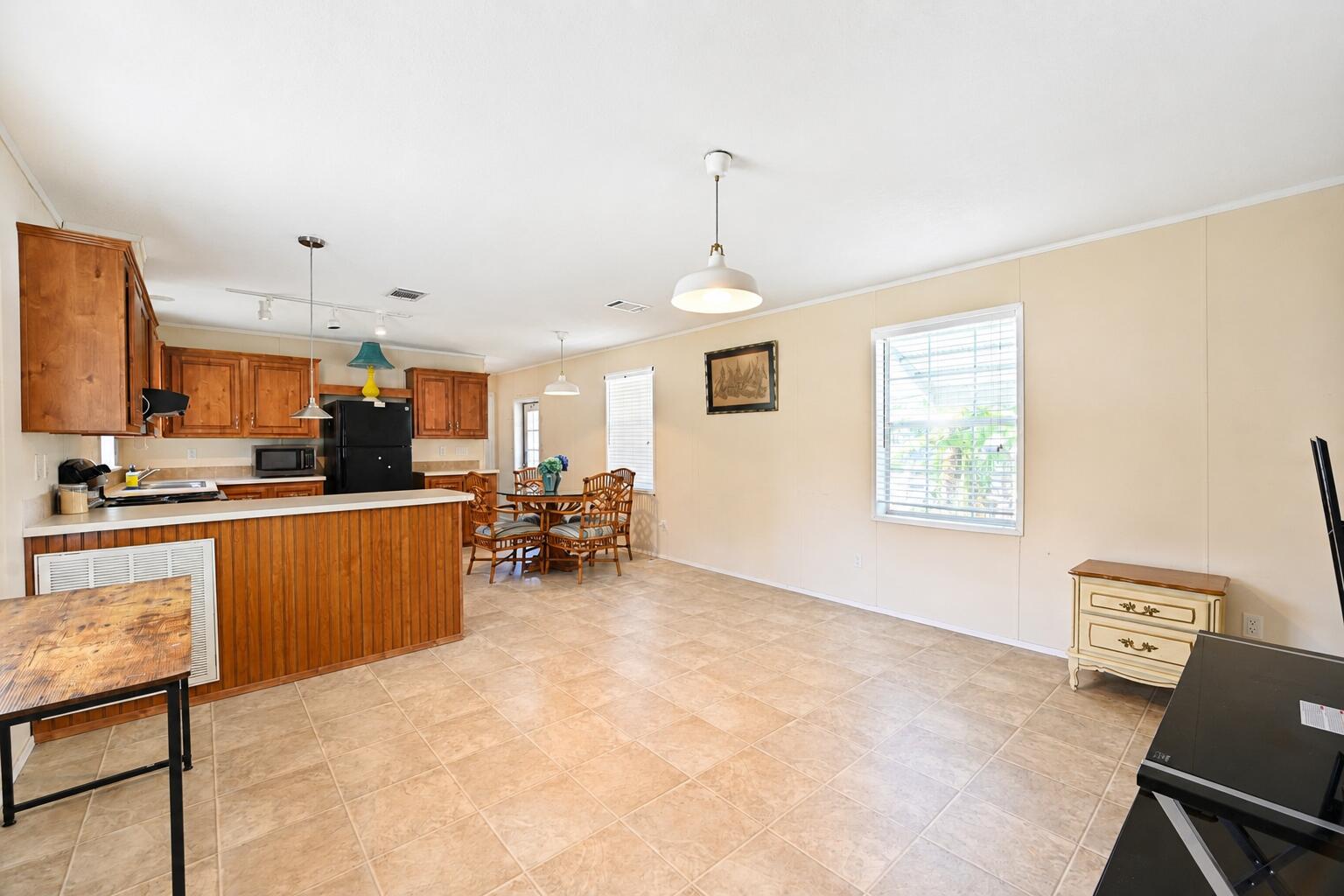 SUNSHINE PARKWAY MANOR UNRECORDED - Residential